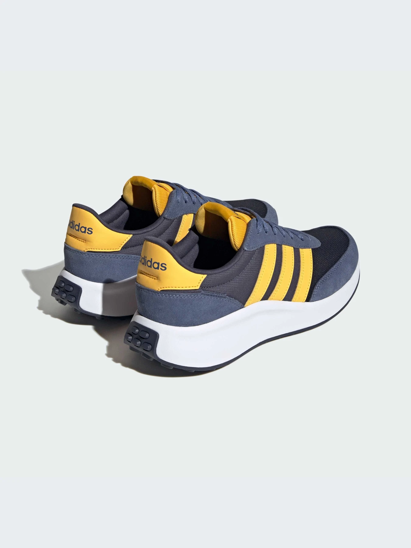 Кроссовки Adidas модель ID1873-KZ Кроссовки Adidas модель ID1873-KZ Фото