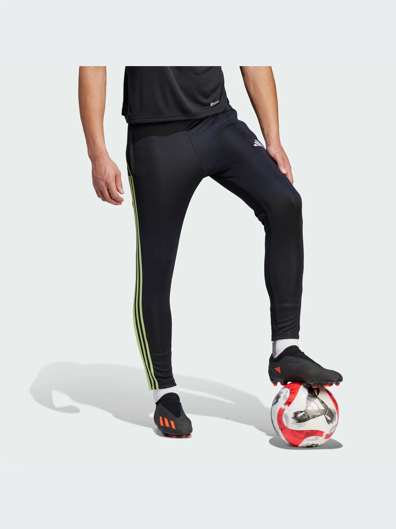 Брюки Adidas Tiro модель IN8174-KZ Брюки Adidas Tiro модель IN8174-KZ Фото