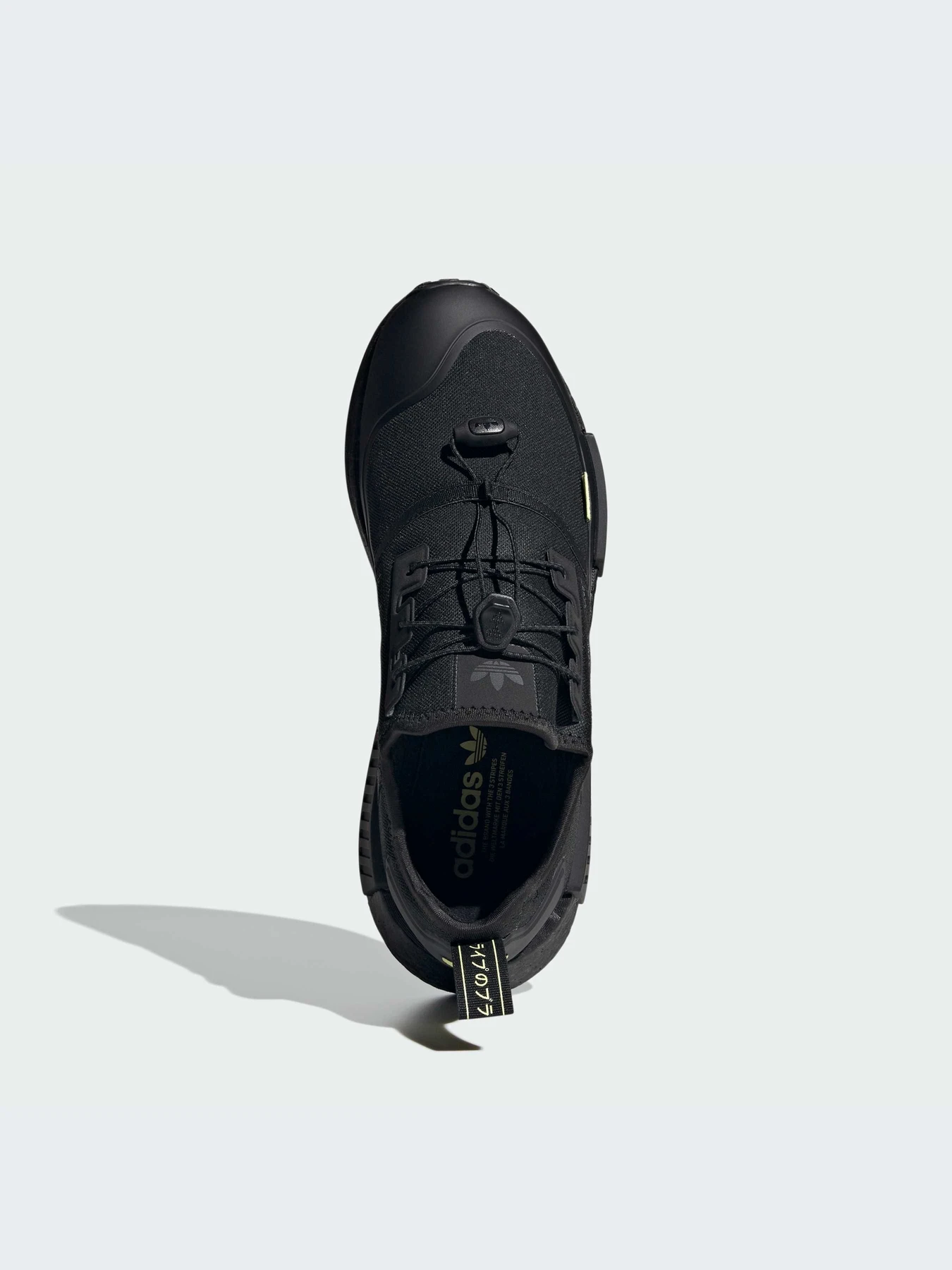 Кроссовки Adidas NMD модель ID4713-KZ Кроссовки Adidas NMD модель ID4713-KZ Фото