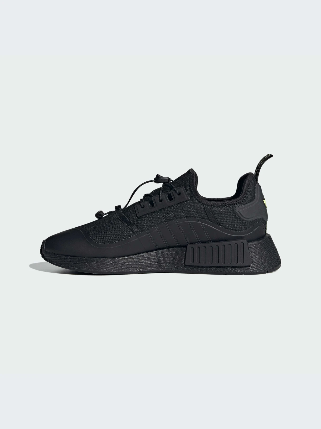 Кроссовки Adidas NMD модель ID4713-KZ Кроссовки Adidas NMD модель ID4713-KZ Фото