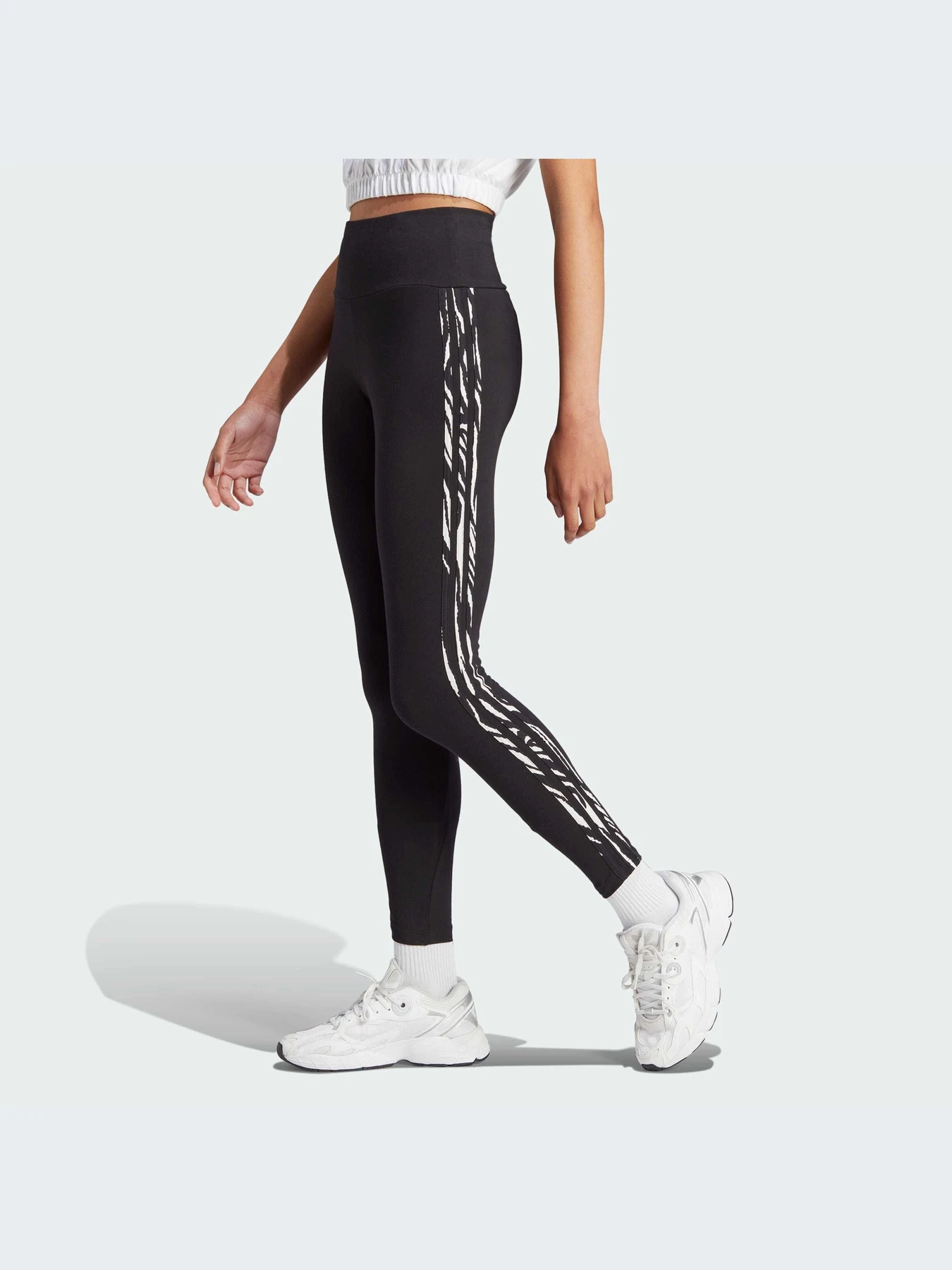 Брюки Adidas Graphics модель IJ7782-KZ Брюки Adidas Graphics модель IJ7782-KZ Фото