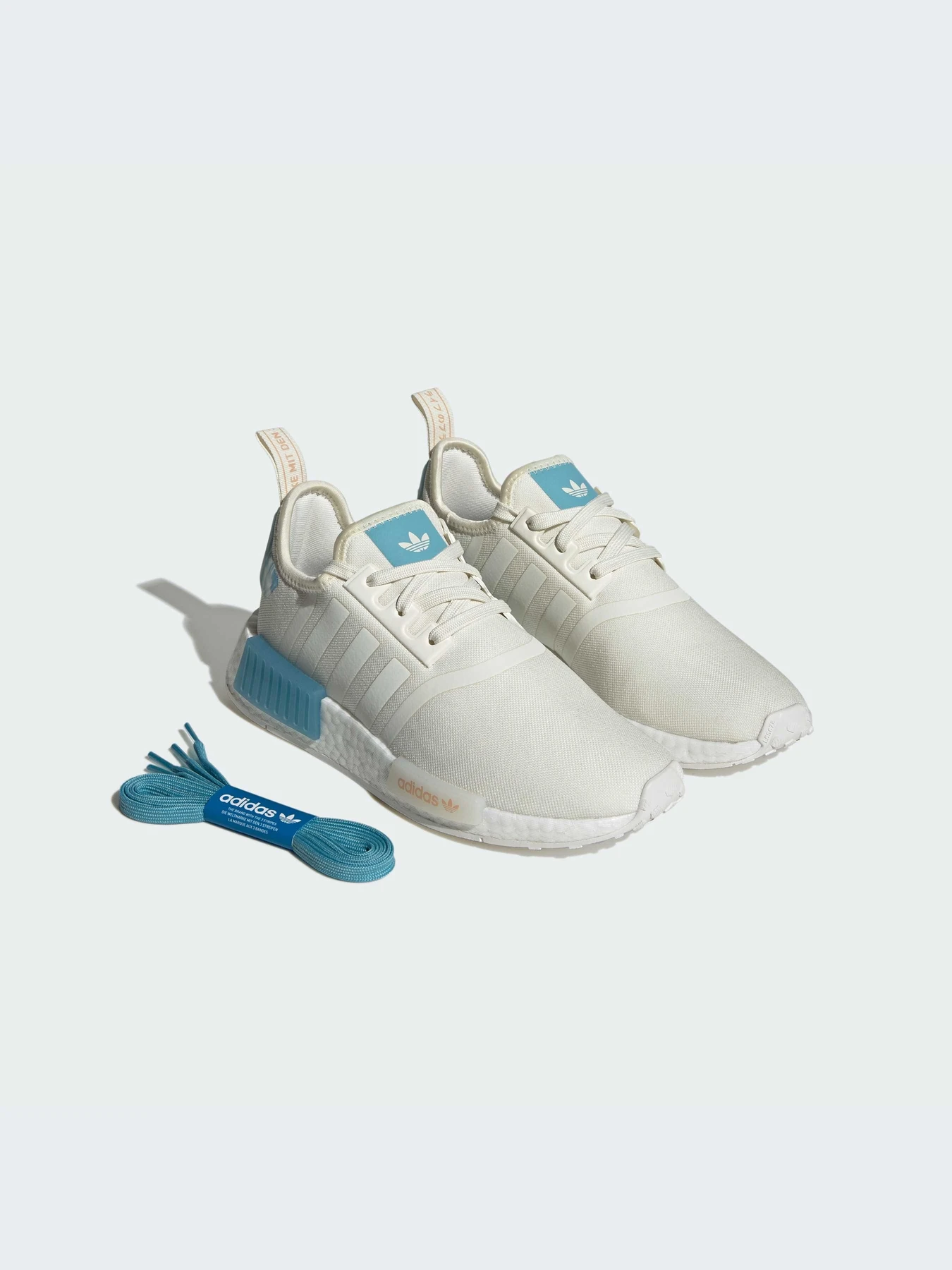 Кроссовки Adidas NMD модель IE9612-KZ Кроссовки Adidas NMD модель IE9612-KZ Фото
