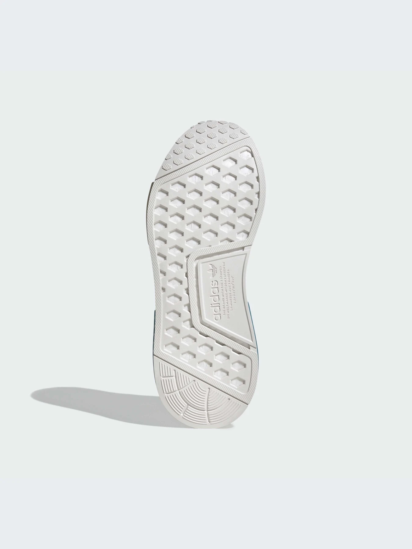 Кроссовки Adidas NMD модель IE9612-KZ Кроссовки Adidas NMD модель IE9612-KZ Фото