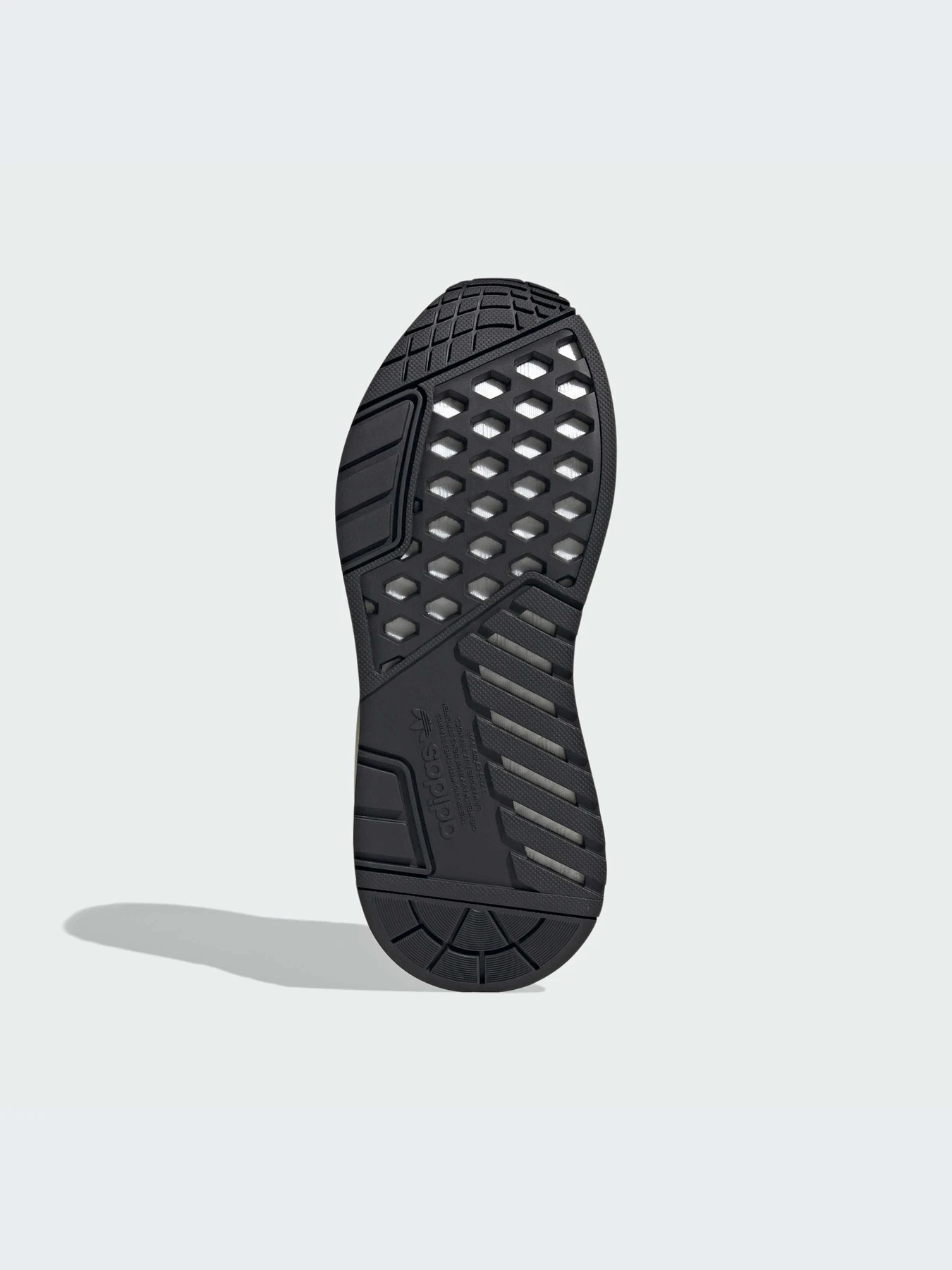 Кроссовки Adidas NMD модель IE9884-KZ Кроссовки Adidas NMD модель IE9884-KZ Фото