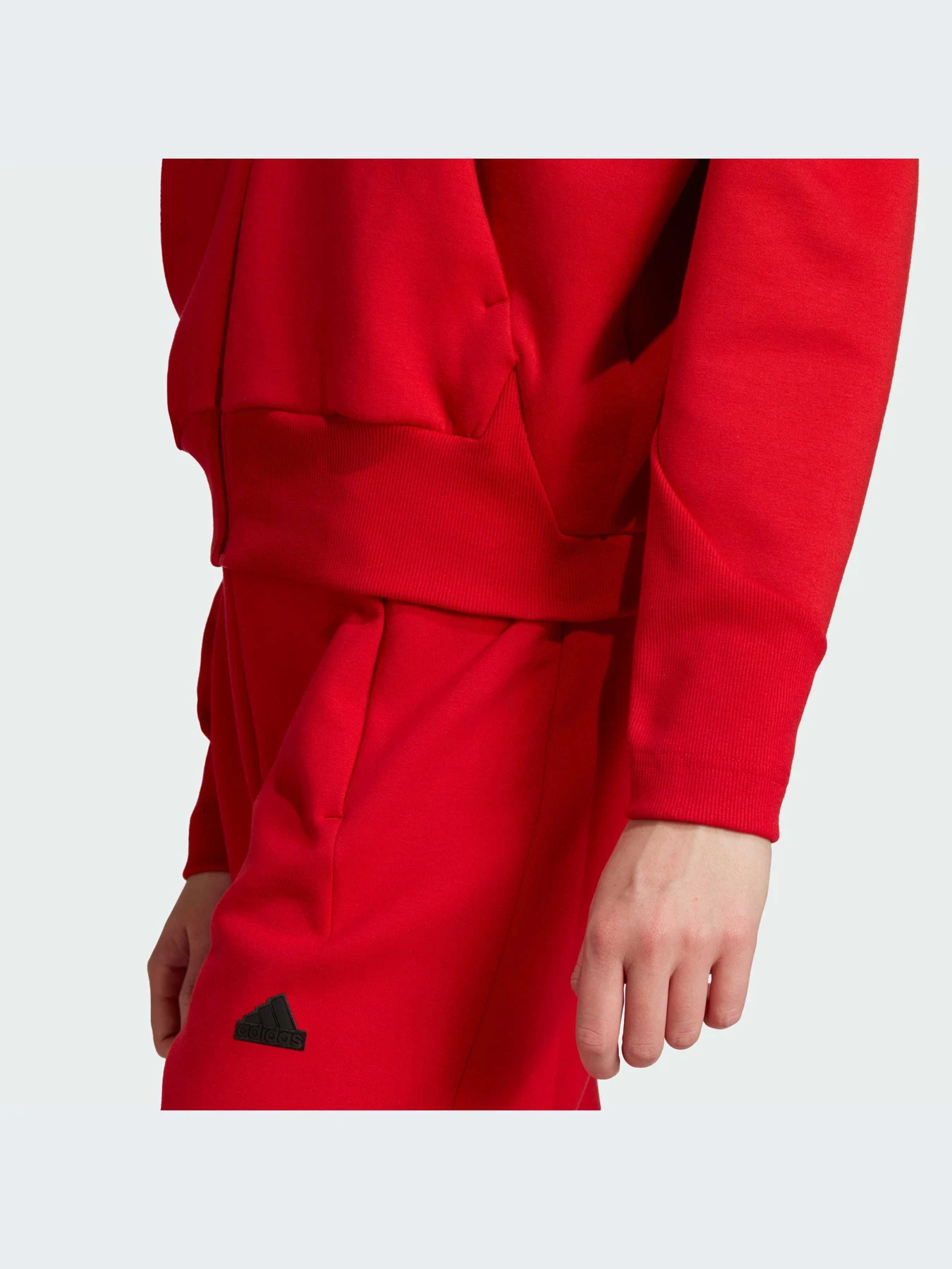 Худи и свитшоты Adidas ZNE модель IN5130-KZ Худи и свитшоты Adidas ZNE модель IN5130-KZ Фото