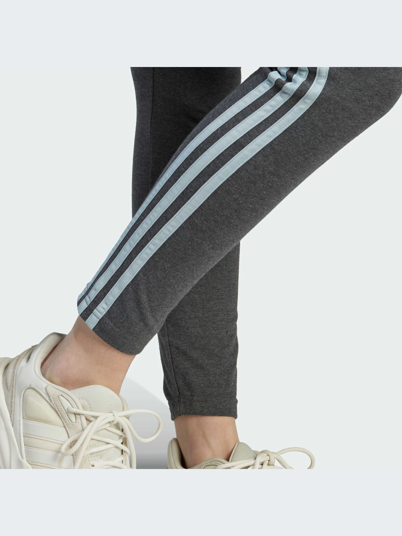 Брюки Adidas модель IL3310-KZ Брюки Adidas модель IL3310-KZ Фото