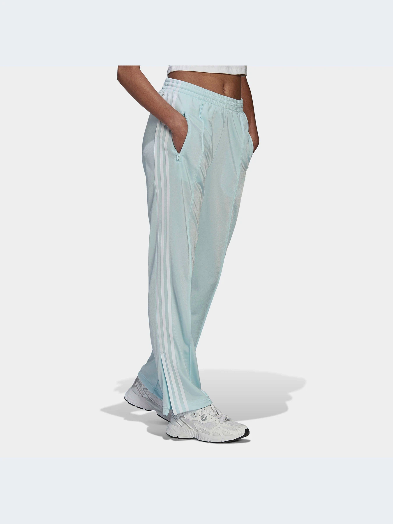 Брюки Adidas Adicolor модель HN5897-KZ Брюки Adidas Adicolor модель HN5897-KZ Фото