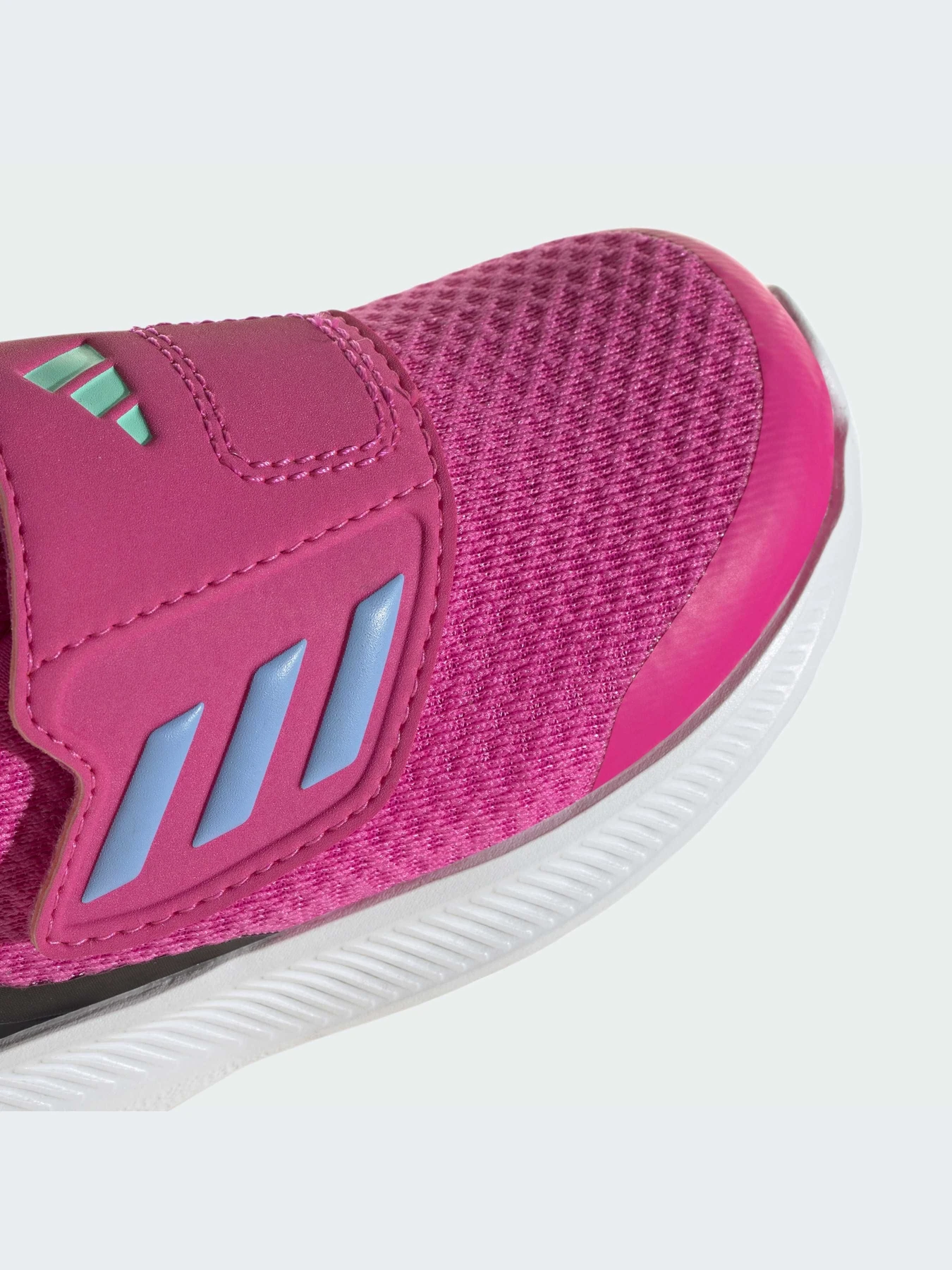 Кроссовки Adidas модель HP5860-KZ Кроссовки Adidas модель HP5860-KZ Фото