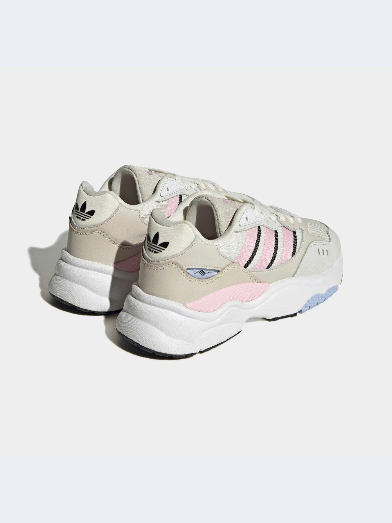 Кроссовки Adidas Retropy модель HQ4379-KZ Кроссовки Adidas Retropy модель HQ4379-KZ Фото