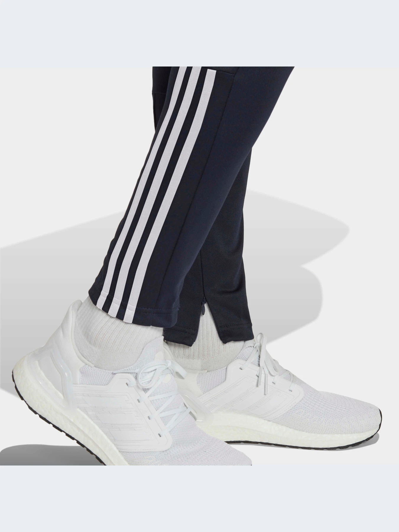 Костюмы Adidas модель HK4467-KZ Костюмы Adidas модель HK4467-KZ Фото