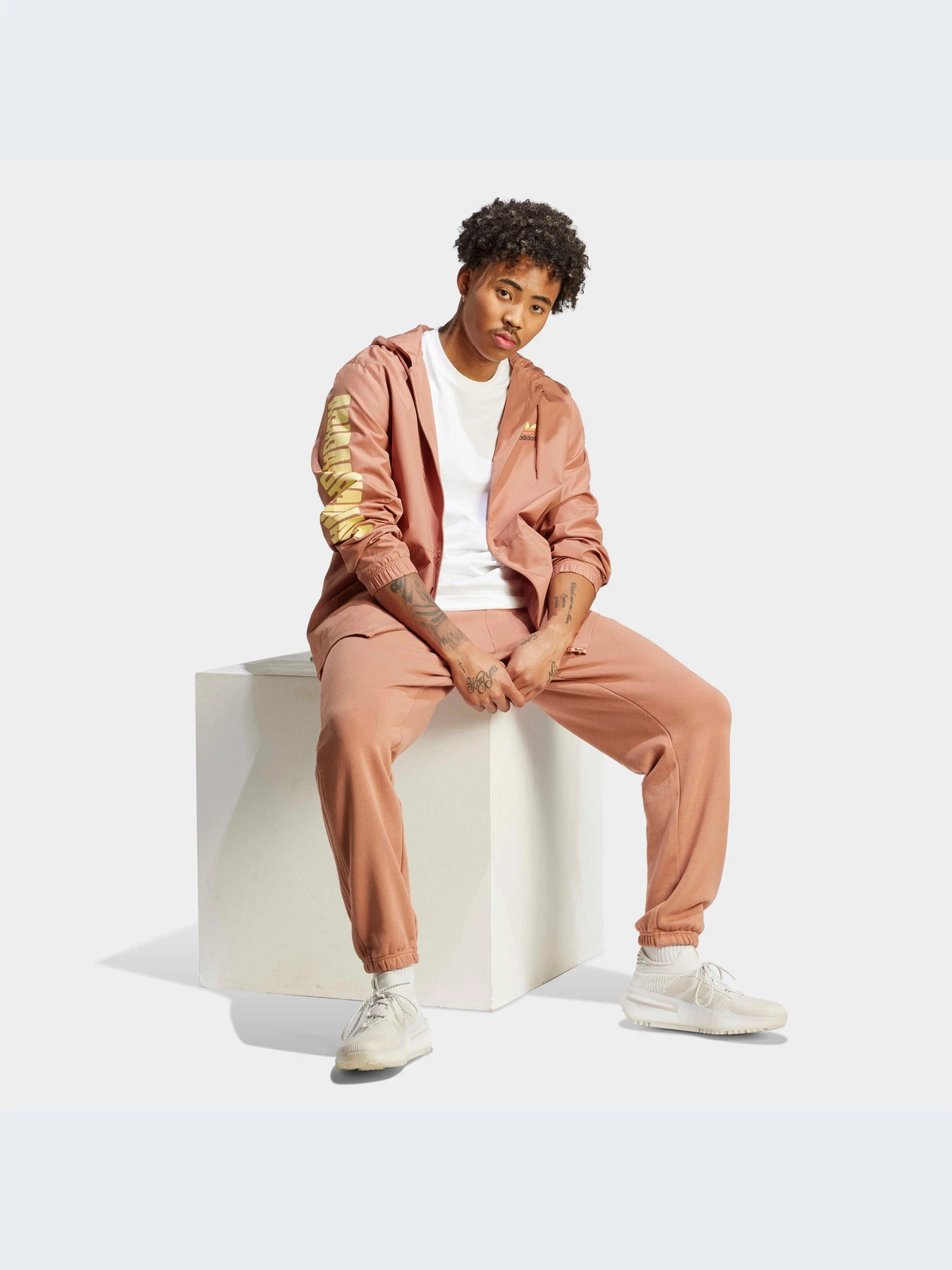 Куртки и дубленки Adidas модель IC8868-KZ Куртки и дубленки Adidas модель IC8868-KZ Фото