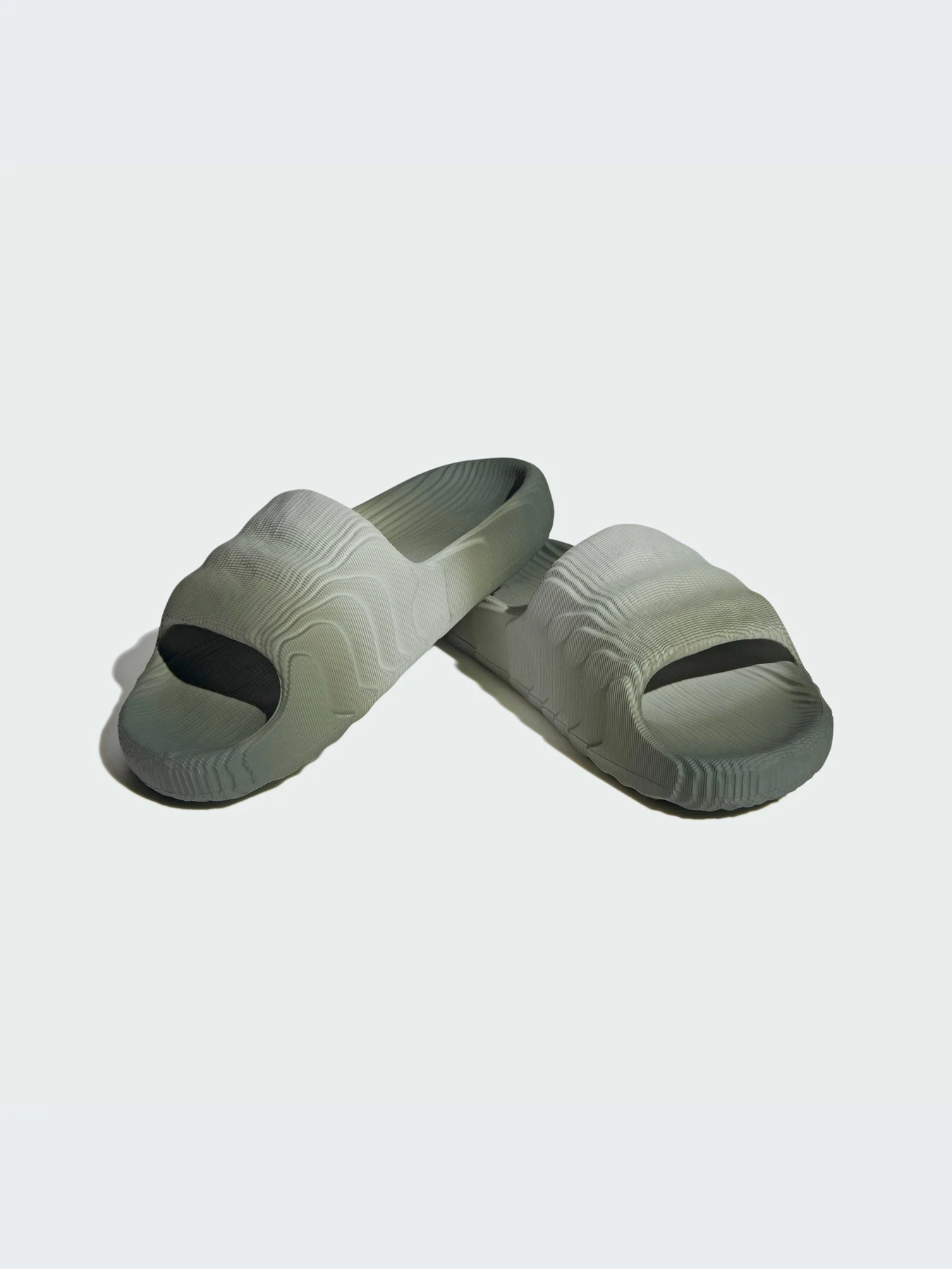 Шлёпанцы Adidas Adilette модель IG7494-KZ Шлёпанцы Adidas Adilette модель IG7494-KZ Фото