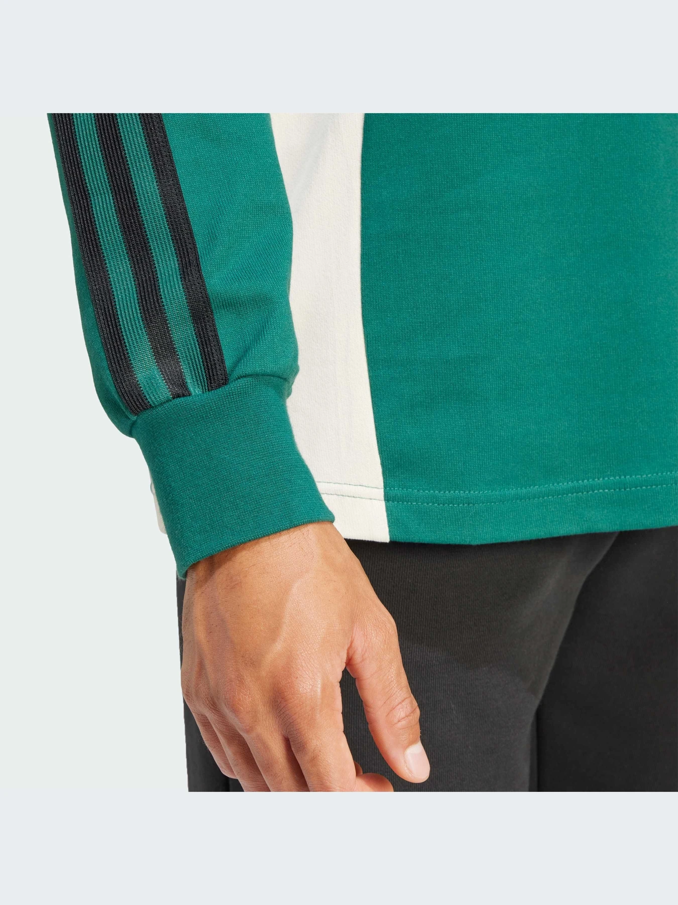 Худи и свитшоты Adidas модель IU0210-KZ Худи и свитшоты Adidas модель IU0210-KZ Фото
