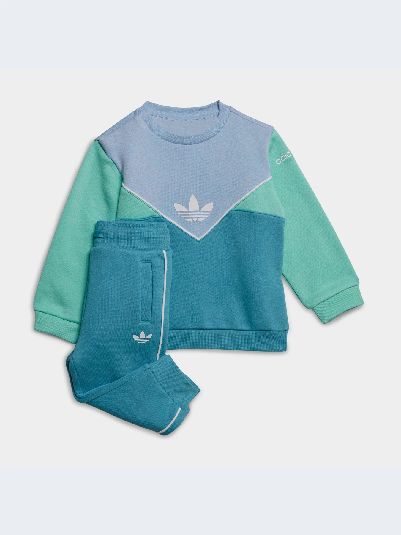 Костюмы Adidas Adicolor модель IC9112-KZ Костюмы Adidas Adicolor модель IC9112-KZ Фото