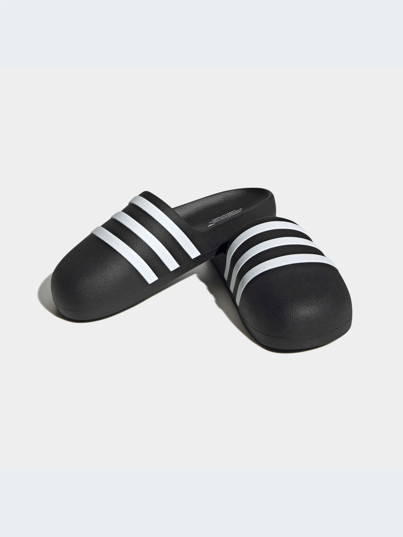 Шлёпанцы Adidas Adilette модель HQ7218-KZ Шлёпанцы Adidas Adilette модель HQ7218-KZ Фото