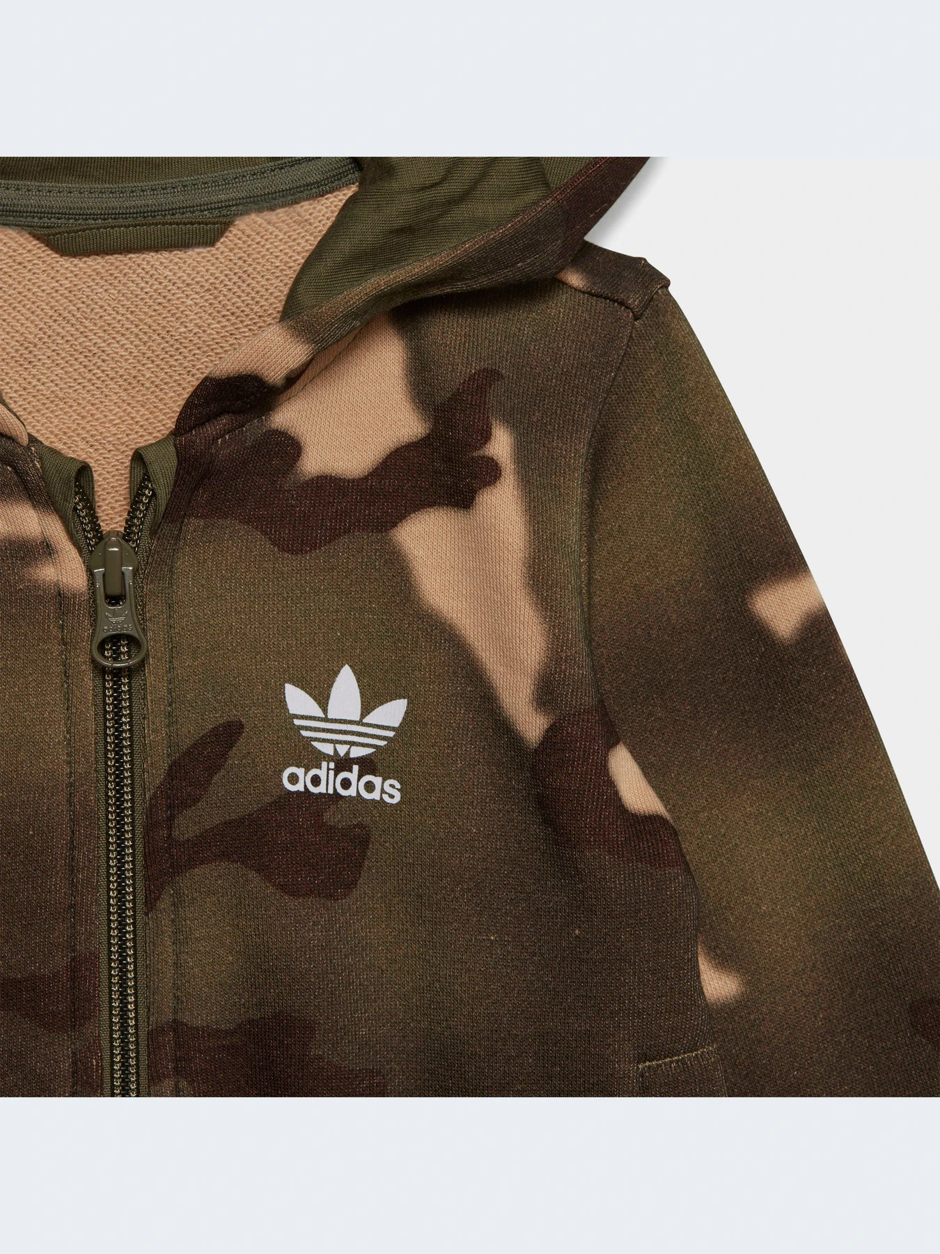 Костюмы Adidas модель IC2098-KZ Костюмы Adidas модель IC2098-KZ Фото