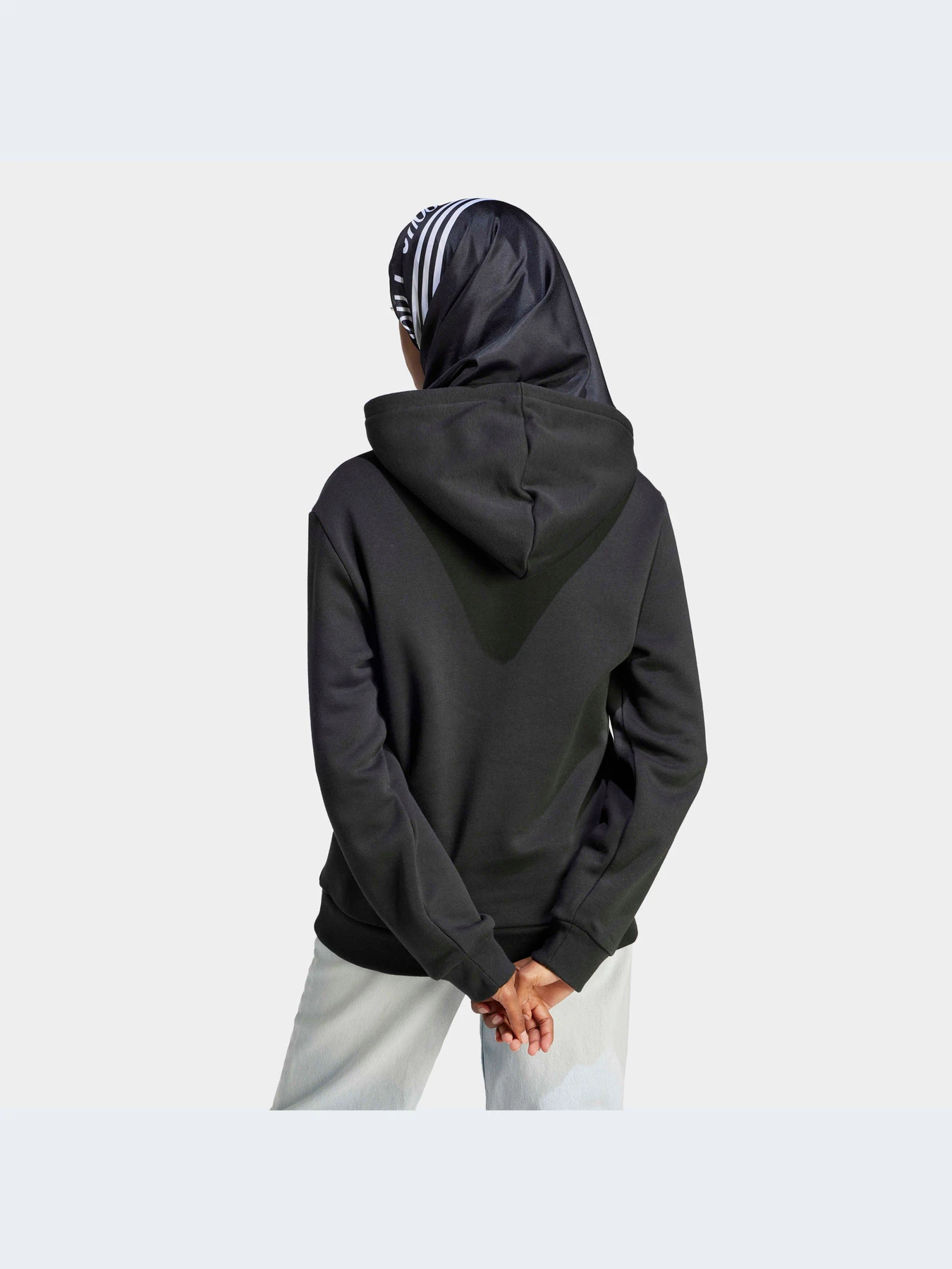 Худи и свитшоты Adidas Graphics модель II0905-KZ Худи и свитшоты Adidas Graphics модель II0905-KZ Фото
