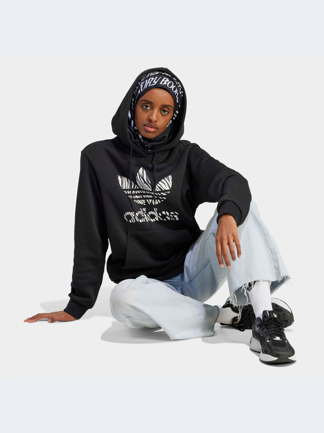 Худи и свитшоты Adidas Graphics модель II0905-KZ Худи и свитшоты Adidas Graphics модель II0905-KZ Фото