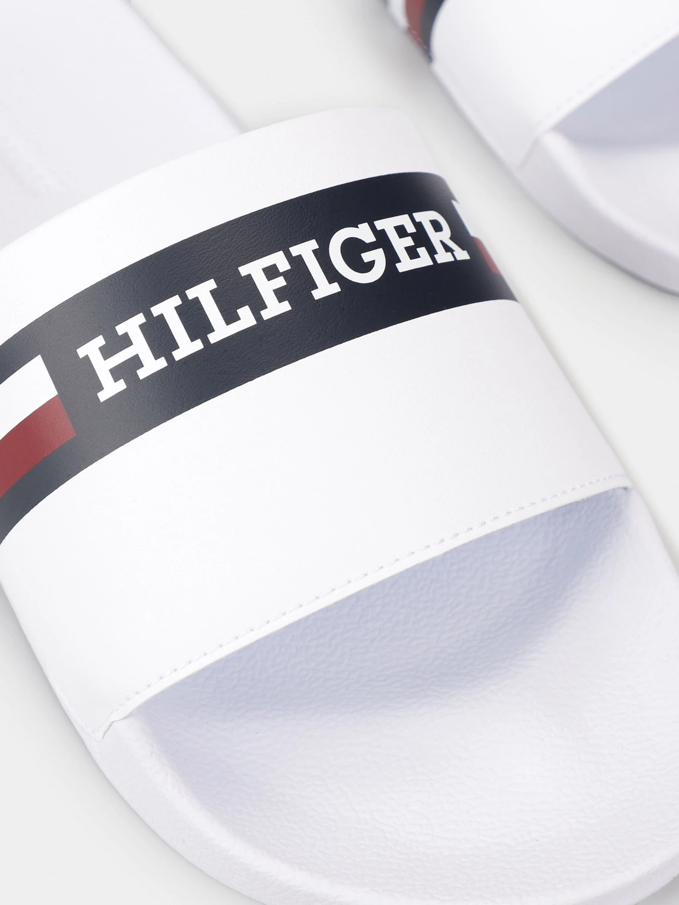 Шлёпанцы Tommy Hilfiger модель FM0FM04911-YBS Шлёпанцы Tommy Hilfiger модель FM0FM04911-YBS Фото