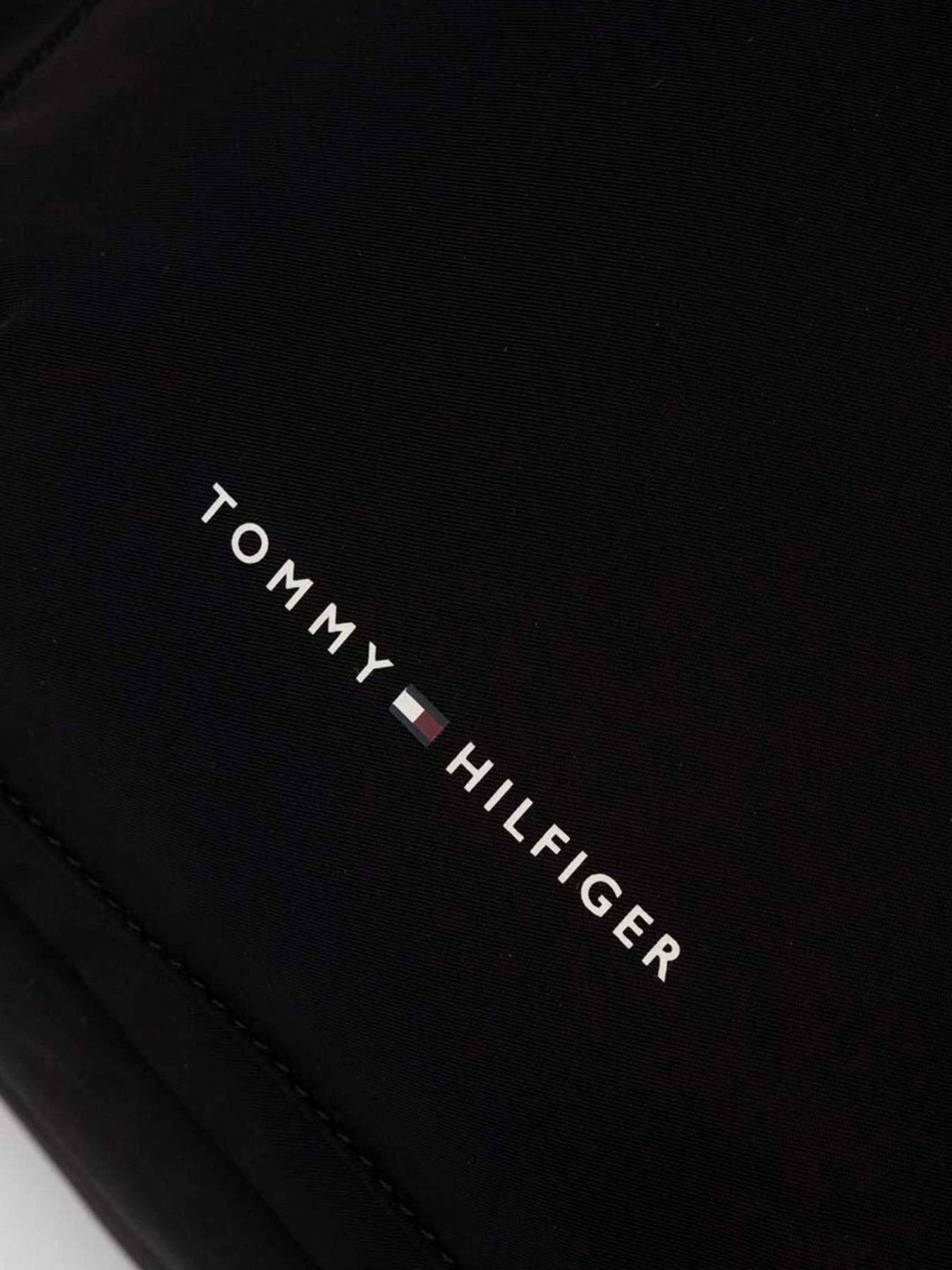 Рюкзаки Tommy Hilfiger модель AM0AM11788-BDS Рюкзаки Tommy Hilfiger модель AM0AM11788-BDS Фото