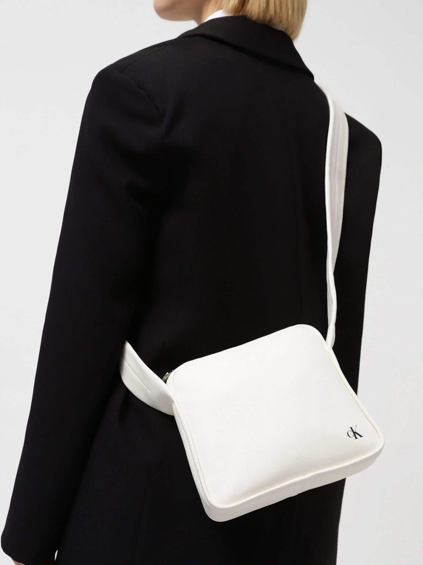 Сумки Calvin Klein модель K60K611468-YAF Сумки Calvin Klein модель K60K611468-YAF Фото