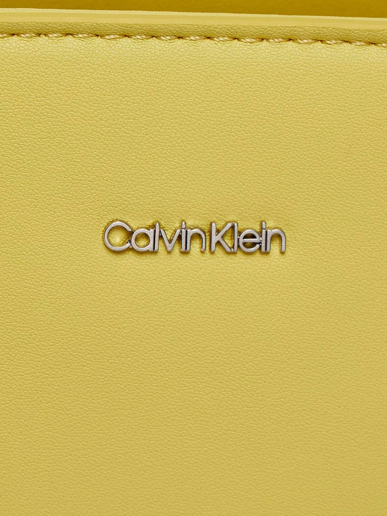 Сумки Calvin Klein модель K60K610927-ZAV Сумки Calvin Klein модель K60K610927-ZAV Фото