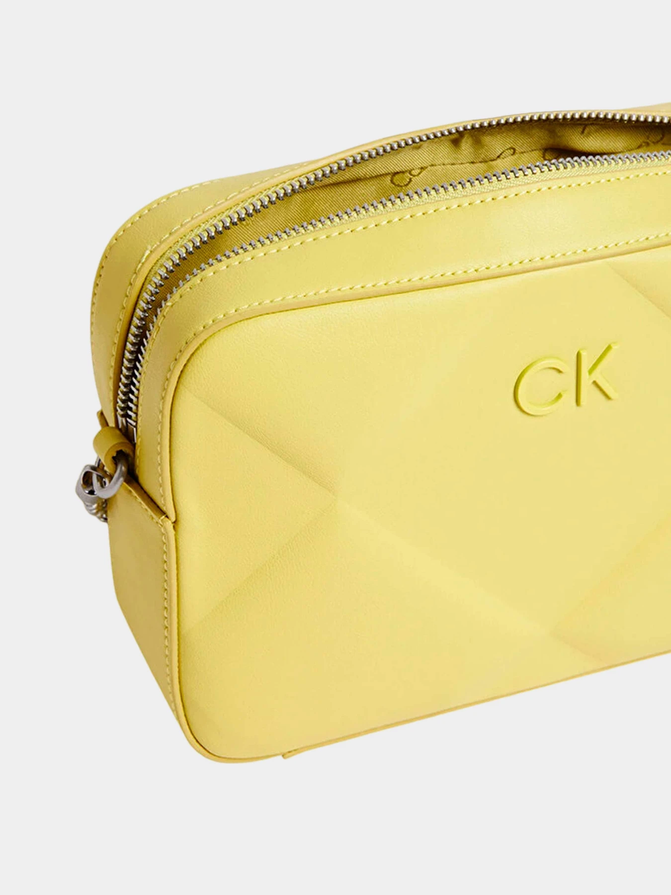 Сумки Calvin Klein модель K60K610767-ZAV Сумки Calvin Klein модель K60K610767-ZAV Фото