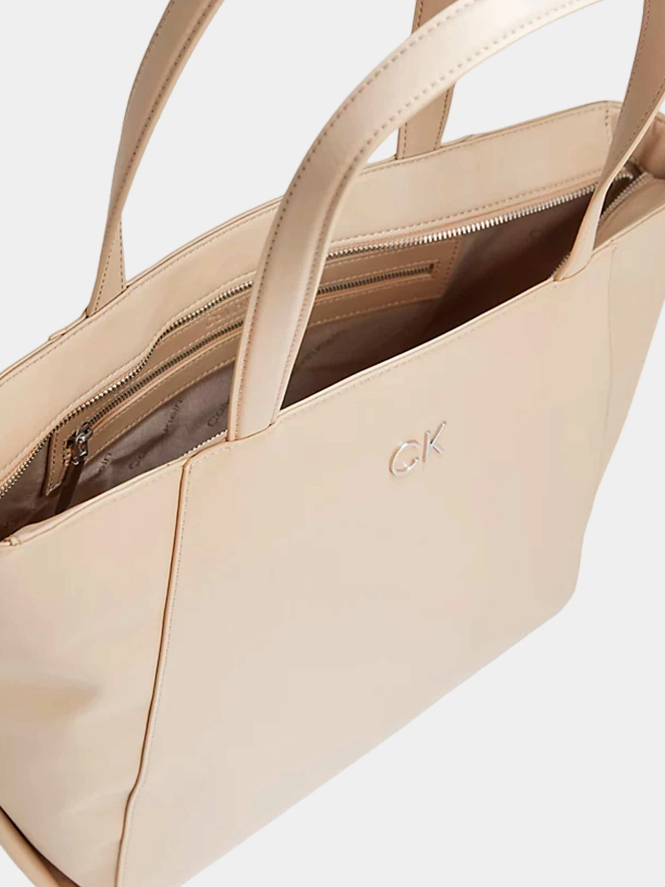 Сумки Calvin Klein модель K60K611334-PFA Сумки Calvin Klein модель K60K611334-PFA Фото