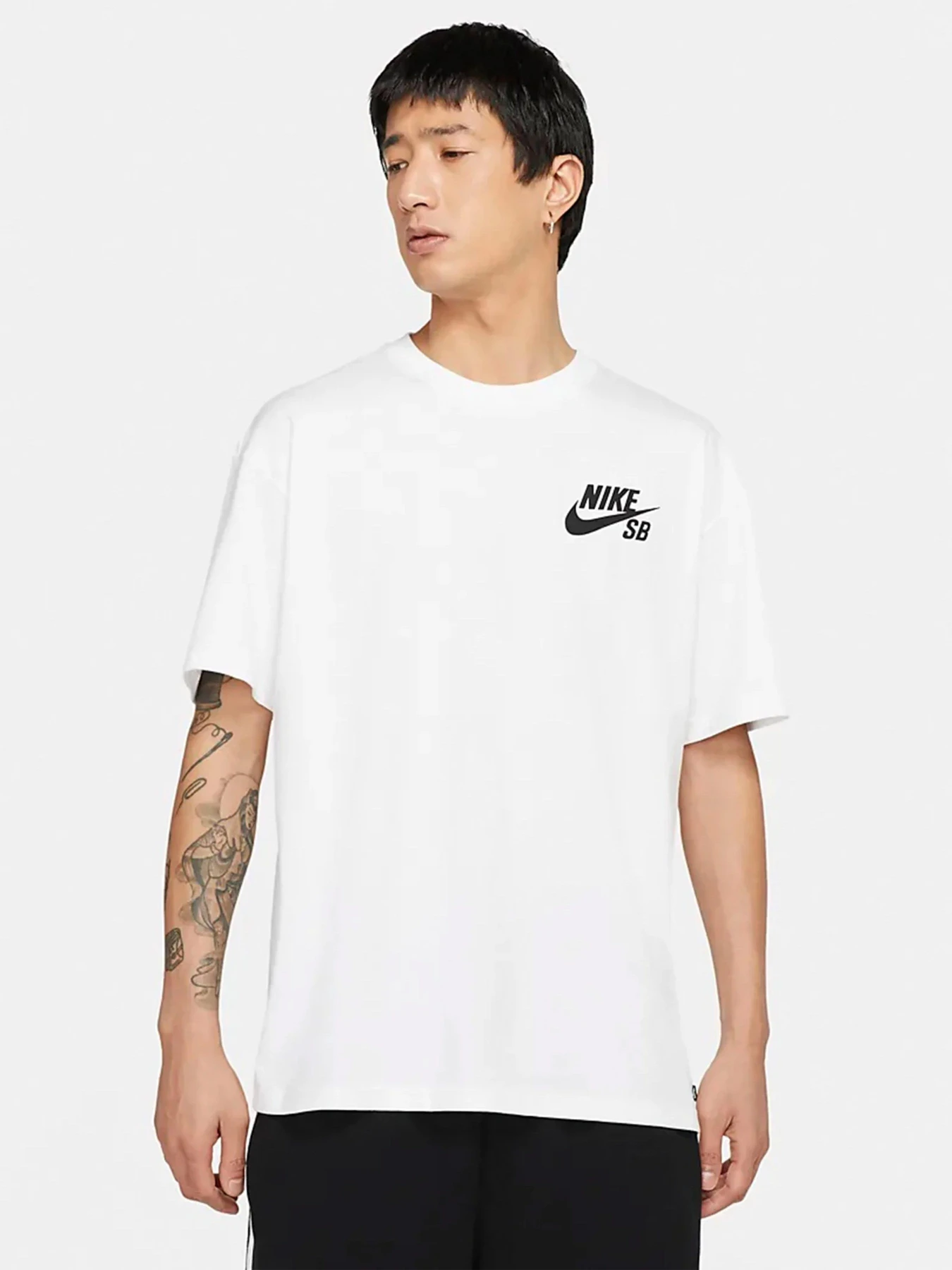 Футболки и поло NIKE модель DC7817-100 Футболки и поло NIKE модель DC7817-100 Фото