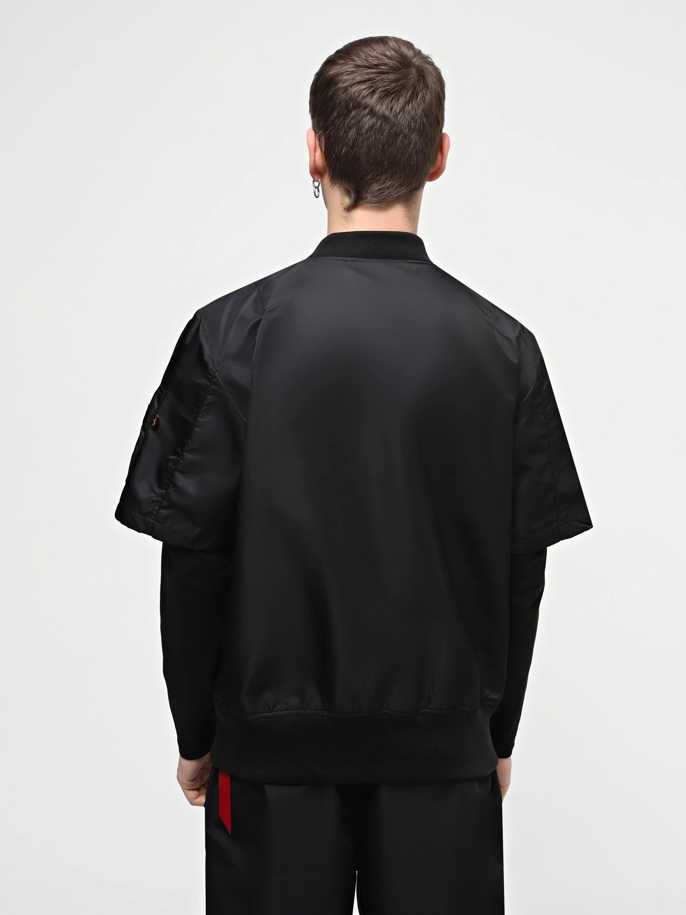 Куртки и дубленки Alpha Industries модель UJL54000C1_001 Куртки и дубленки Alpha Industries модель UJL54000C1_001 Фото