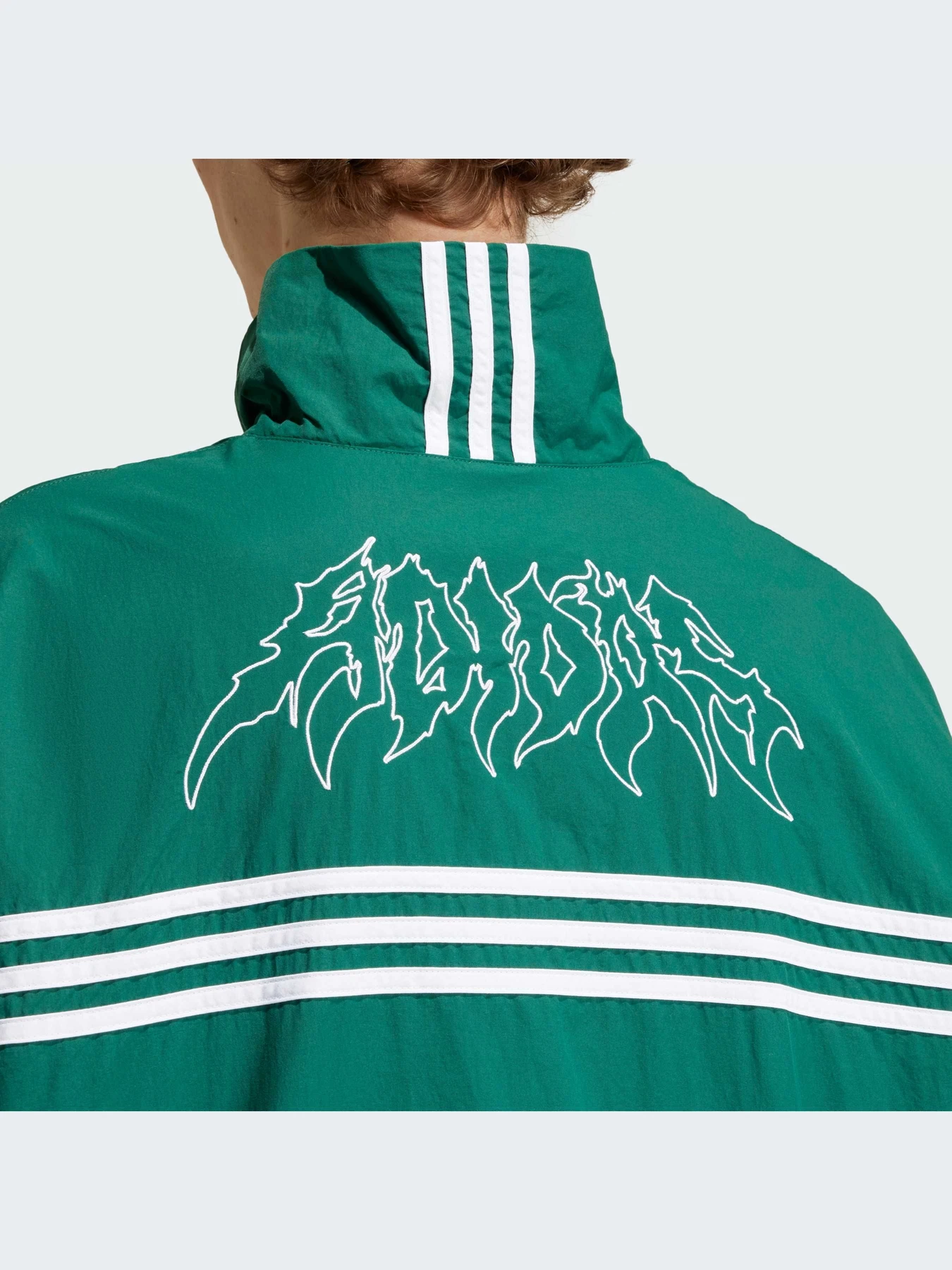 Куртки и дубленки Adidas Graphics модель IS0195-KZ Куртки и дубленки Adidas Graphics модель IS0195-KZ Фото