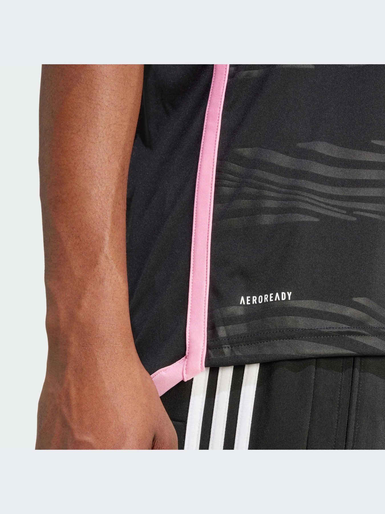 Футболки и поло Adidas модель JE9744-KZ Футболки и поло Adidas модель JE9744-KZ Фото