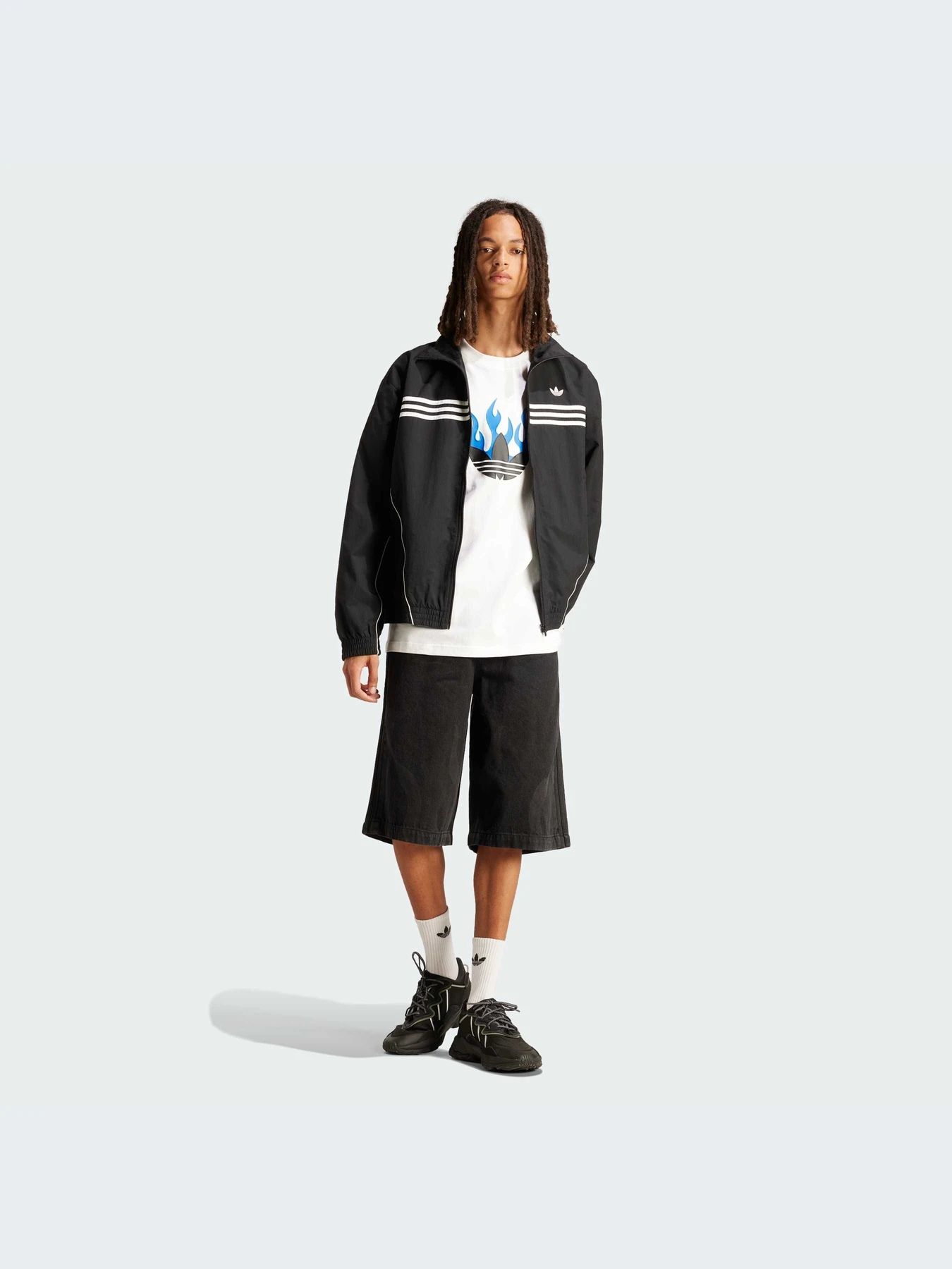 Футболки и поло Adidas Graphics модель IS2944-KZ Футболки и поло Adidas Graphics модель IS2944-KZ Фото