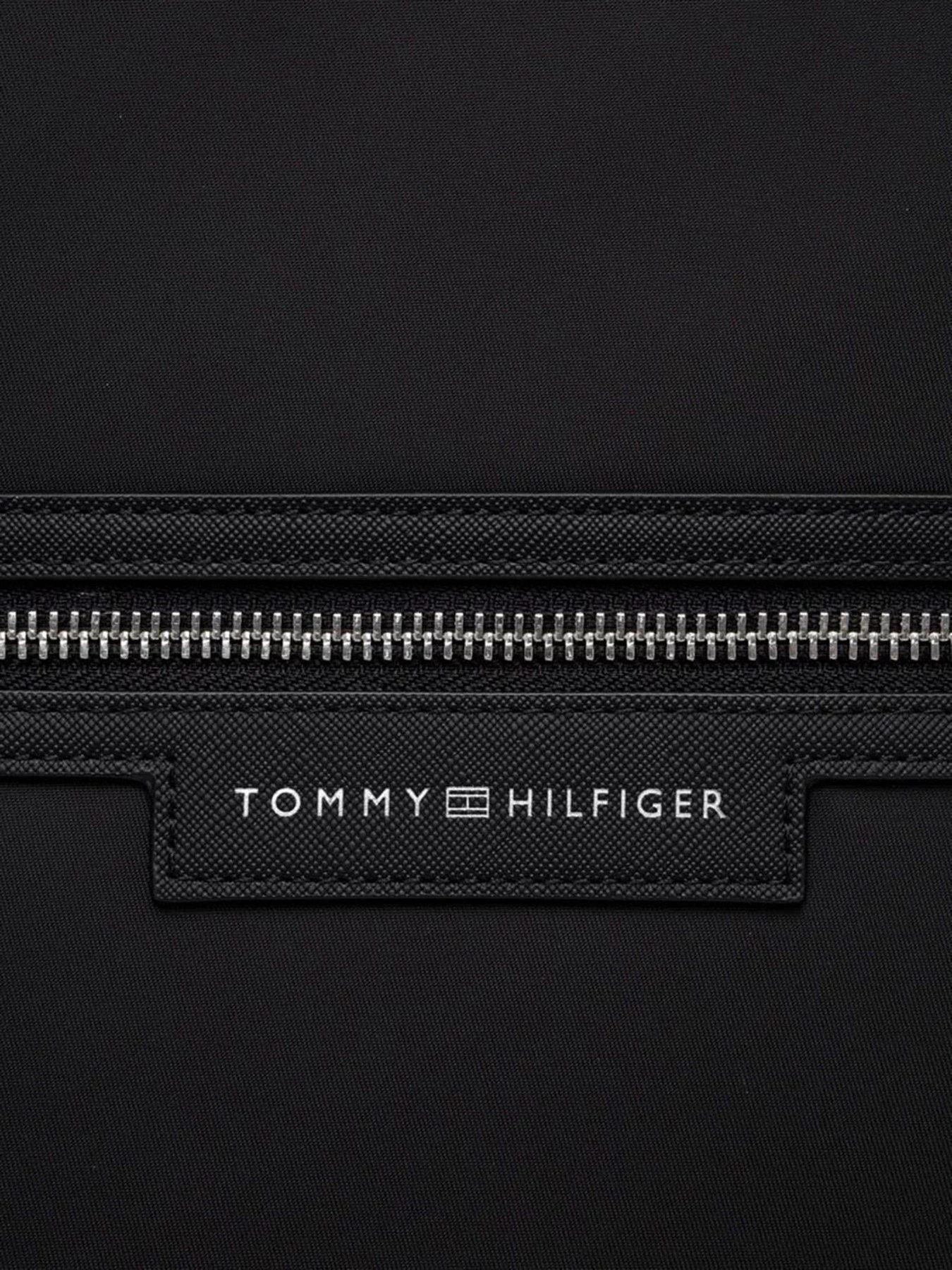 Рюкзаки Tommy Hilfiger модель AM0AM11835-BDS Рюкзаки Tommy Hilfiger модель AM0AM11835-BDS Фото