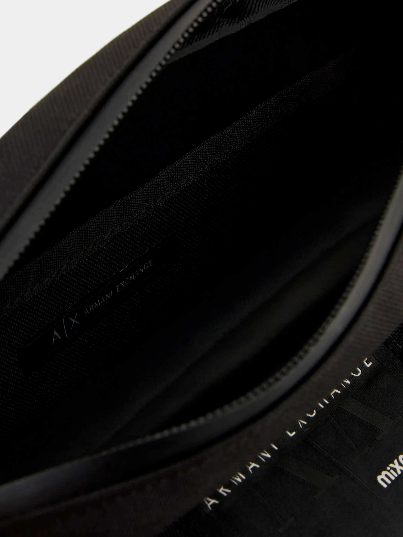 Сумки Armani Exchange модель 952649-4R838-00020 Фото