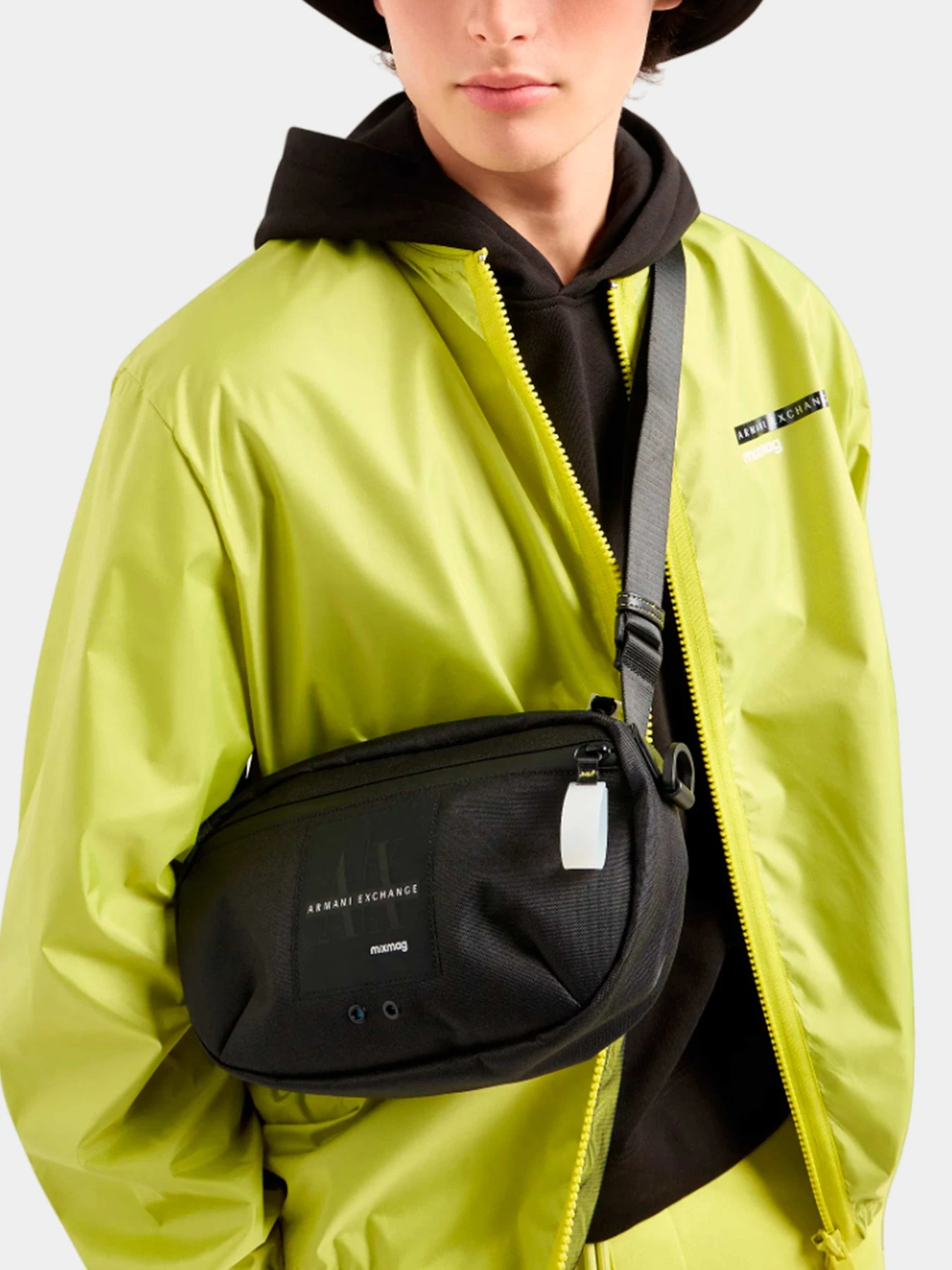 Сумки Armani Exchange модель 952649-4R838-00020 Фото