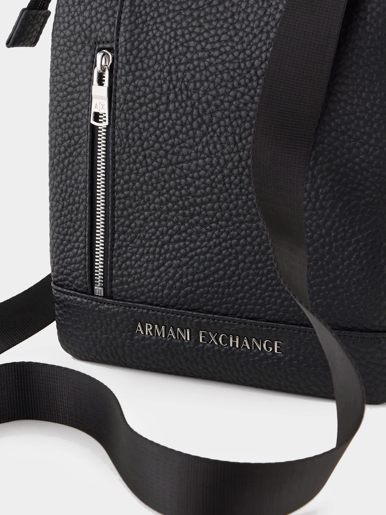 Сумки Armani Exchange модель 952652-CC828-00020 Сумки Armani Exchange модель 952652-CC828-00020 Фото