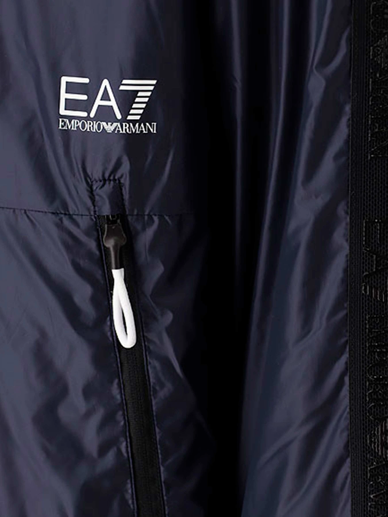 Куртки и дубленки EA7 модель 3DPB16-PN5ZZ-0554 Фото