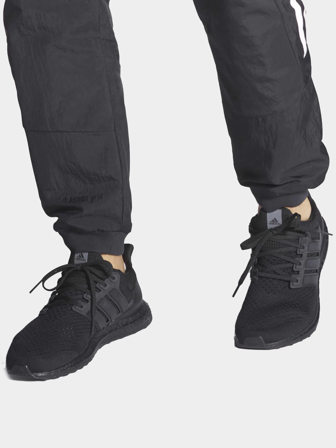 Кроссовки Adidas модель HQ4199 Кроссовки Adidas модель HQ4199 Фото