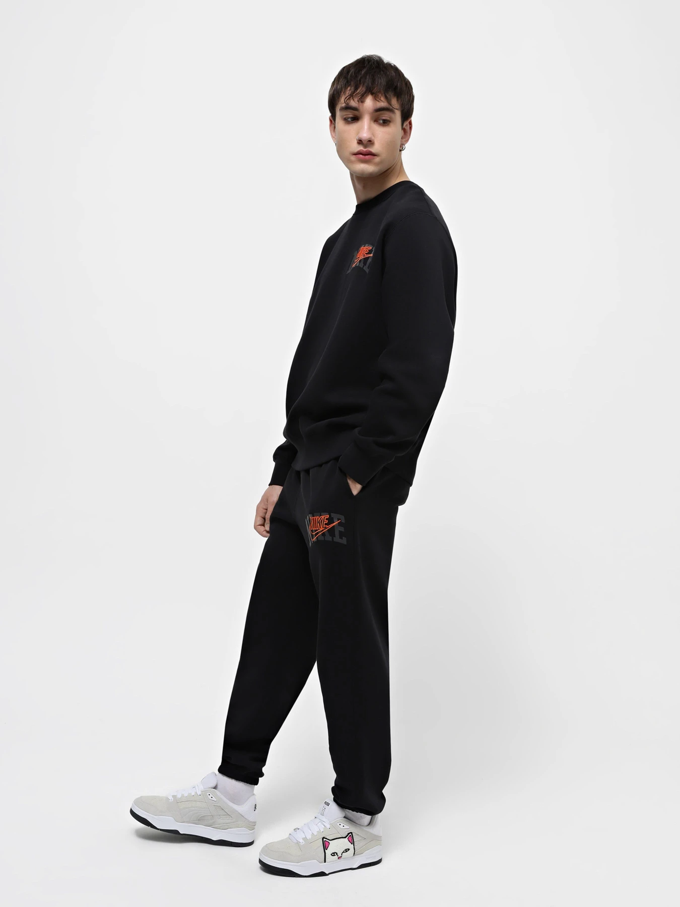 Брюки NIKE модель FV4453-010 Брюки NIKE модель FV4453-010 Фото