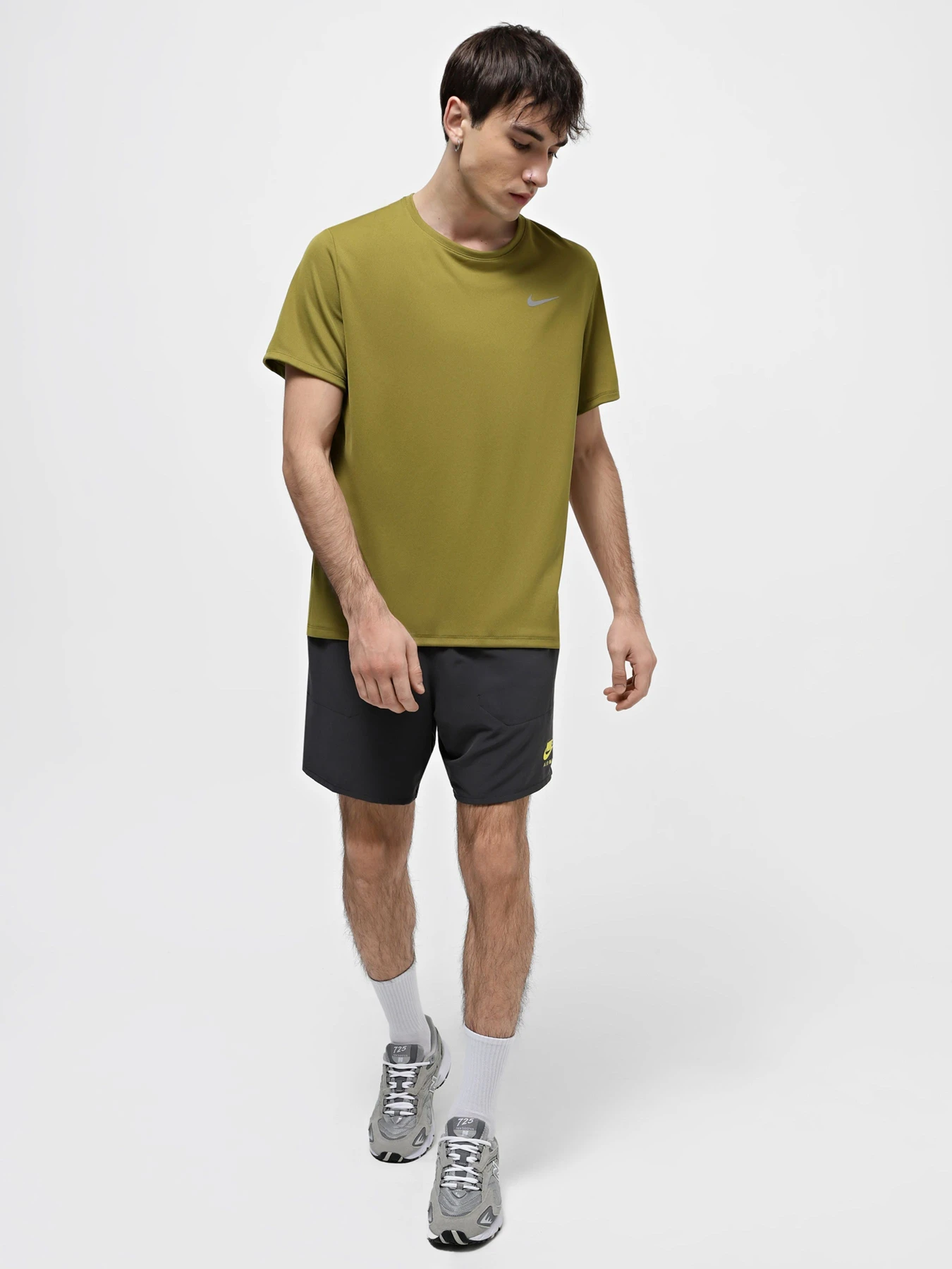Шорты NIKE модель FV5597-060 Шорты NIKE модель FV5597-060 Фото