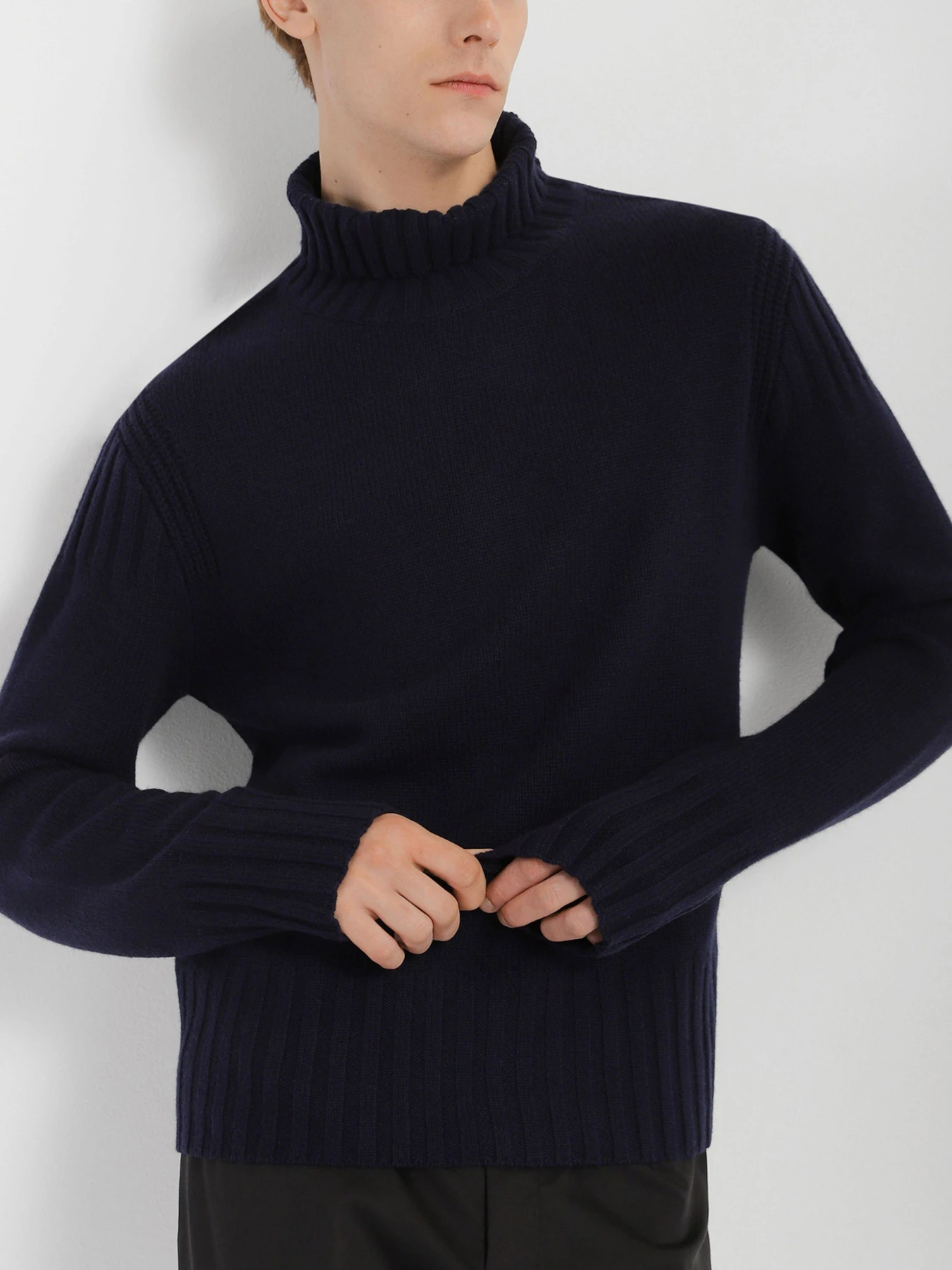 Худи и свитшоты Emporio Armani модель 8N1MVC-1M82Z-0922 Фото