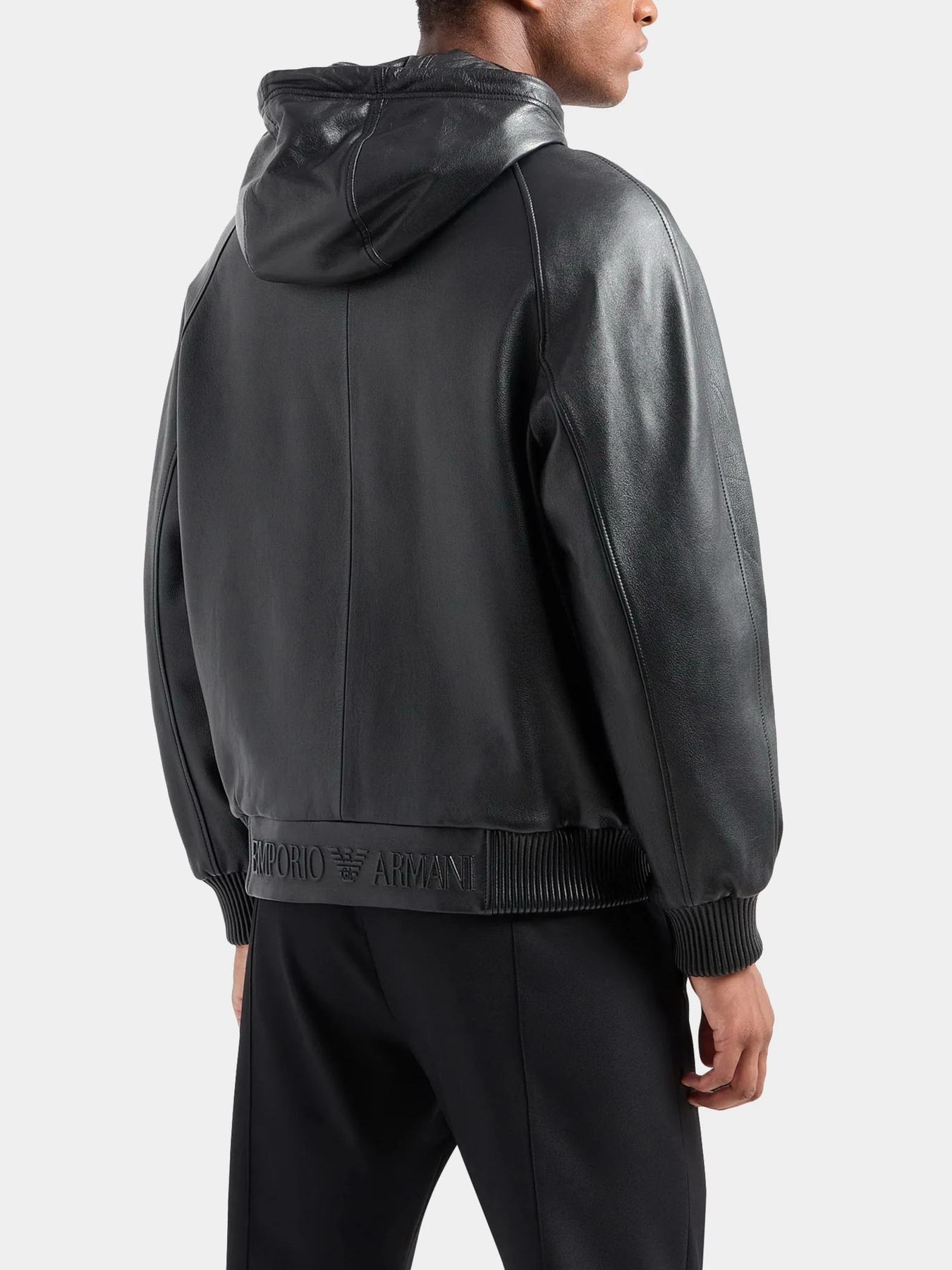 Куртки и дубленки Emporio Armani модель E31R82-F1P82-999 Куртки и дубленки Emporio Armani модель E31R82-F1P82-999 Фото