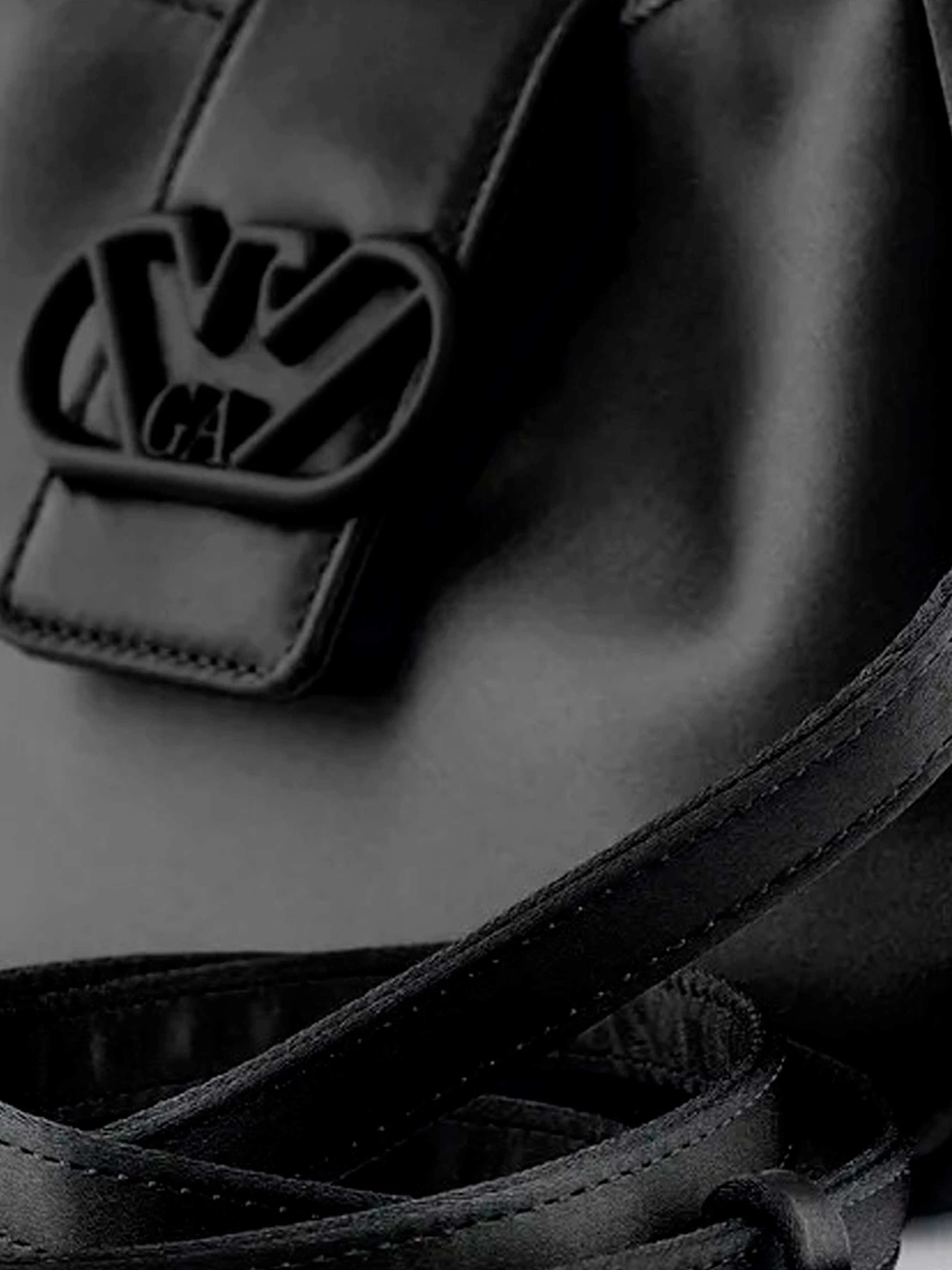 Сумки Emporio Armani модель Y3E235-YWR2V-80001 Фото