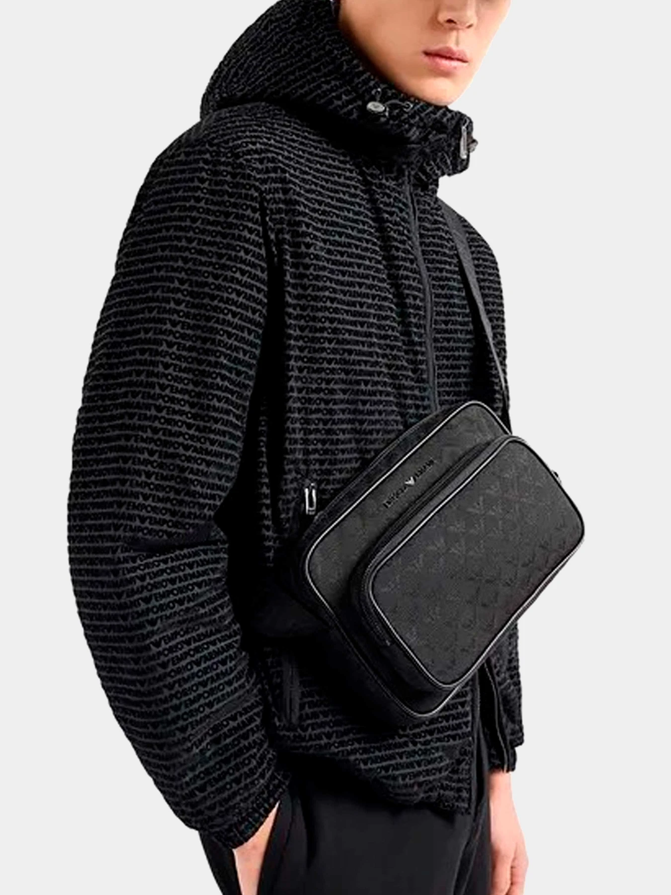 Сумки Emporio Armani модель Y4M403-Y022V-81336 Сумки Emporio Armani модель Y4M403-Y022V-81336 Фото