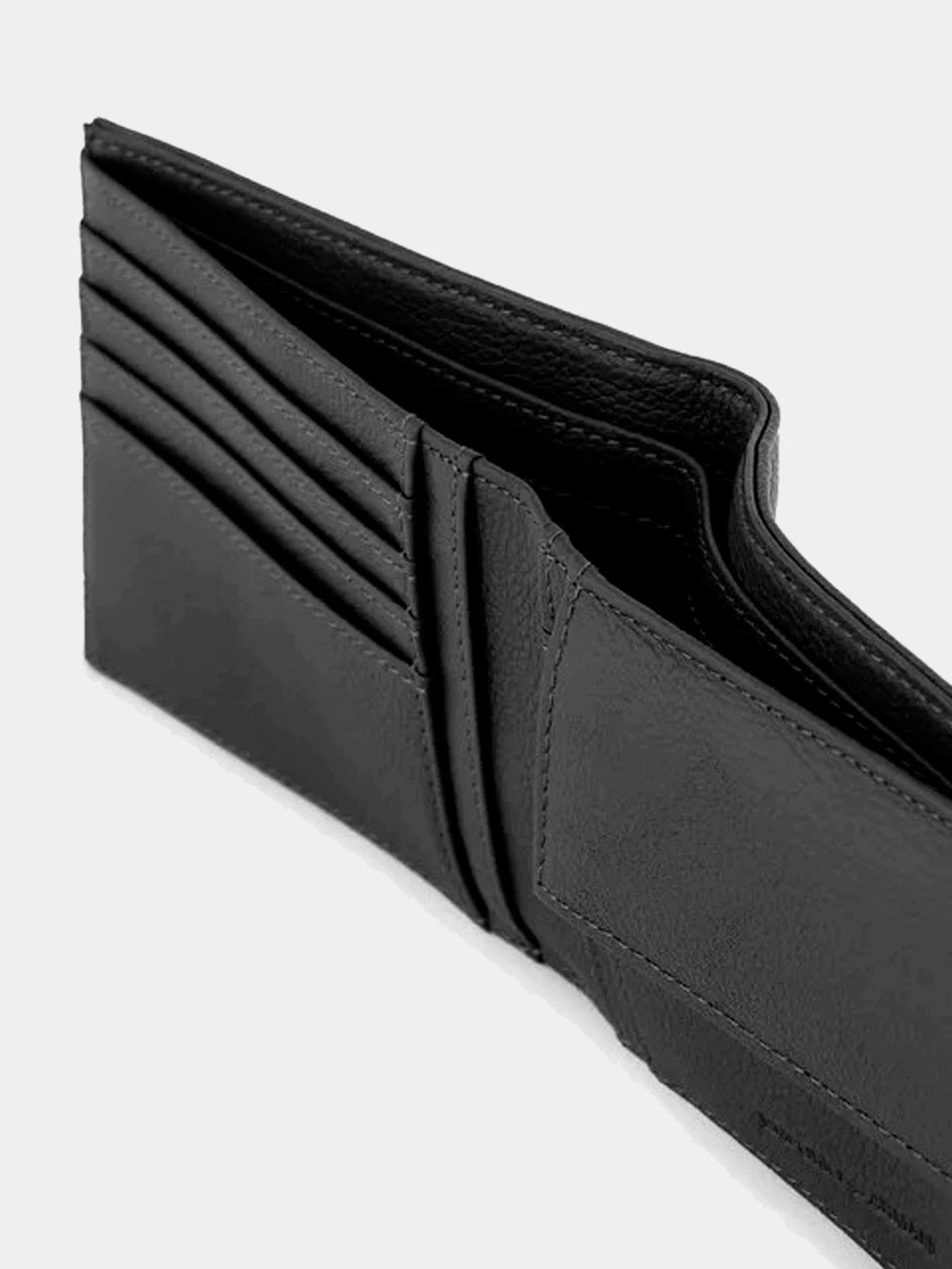 Кошельки Emporio Armani модель Y4R570-YQ13X-80648 Кошельки Emporio Armani модель Y4R570-YQ13X-80648 Фото