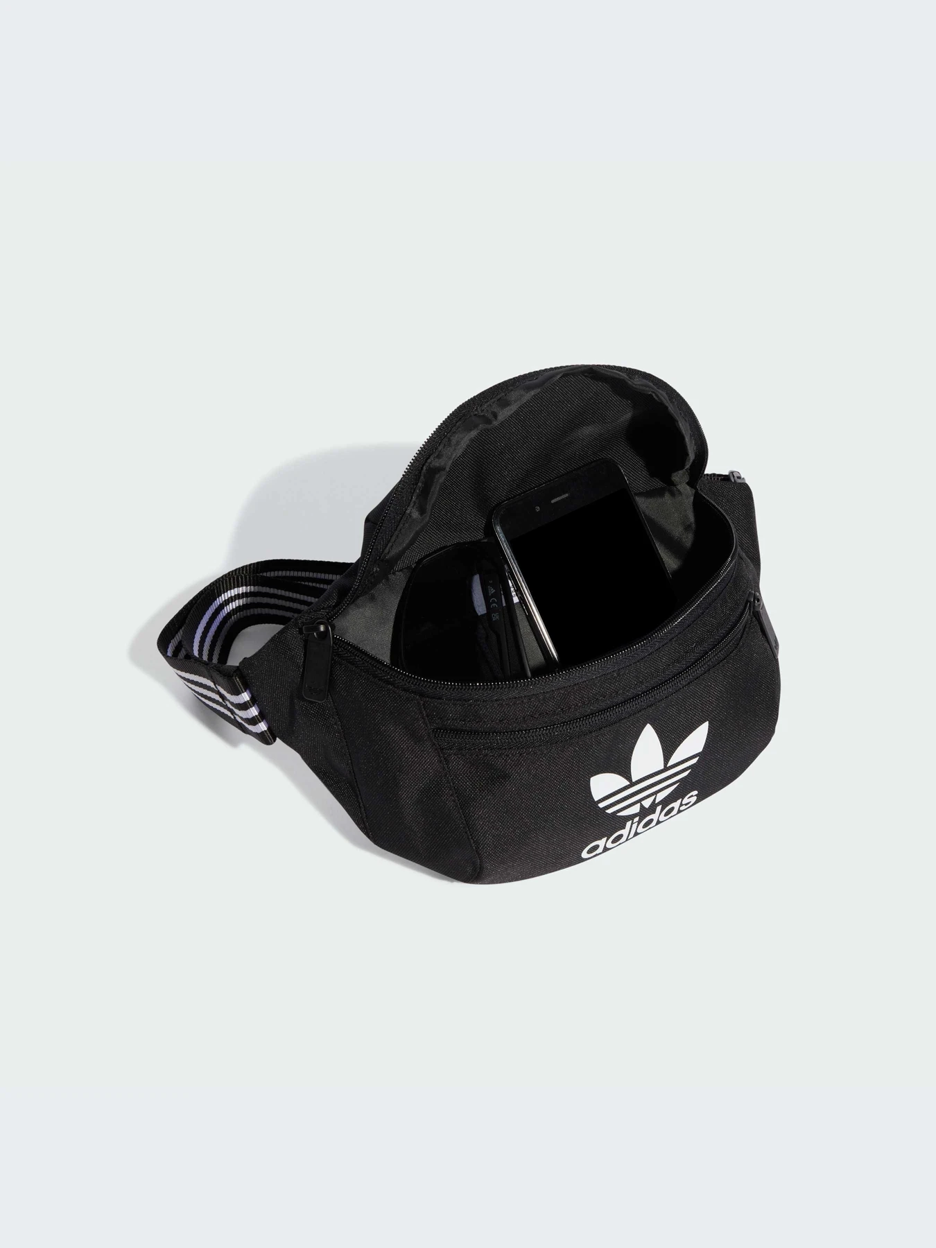 Сумки Adidas Adicolor модель IJ0764-KZ Сумки Adidas Adicolor модель IJ0764-KZ Фото