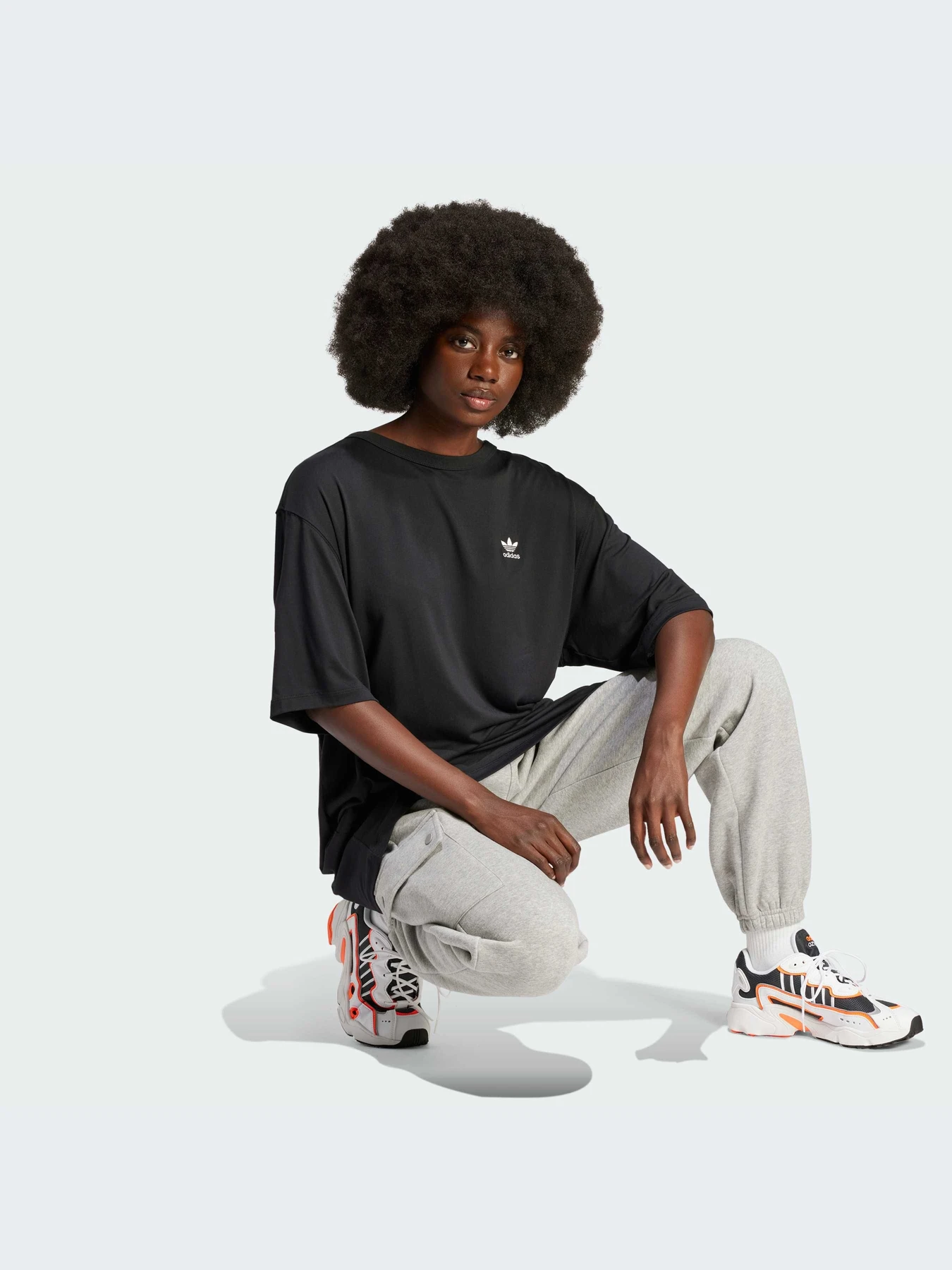 Футболки и поло Adidas Adicolor модель IU2408-KZ Футболки и поло Adidas Adicolor модель IU2408-KZ Фото