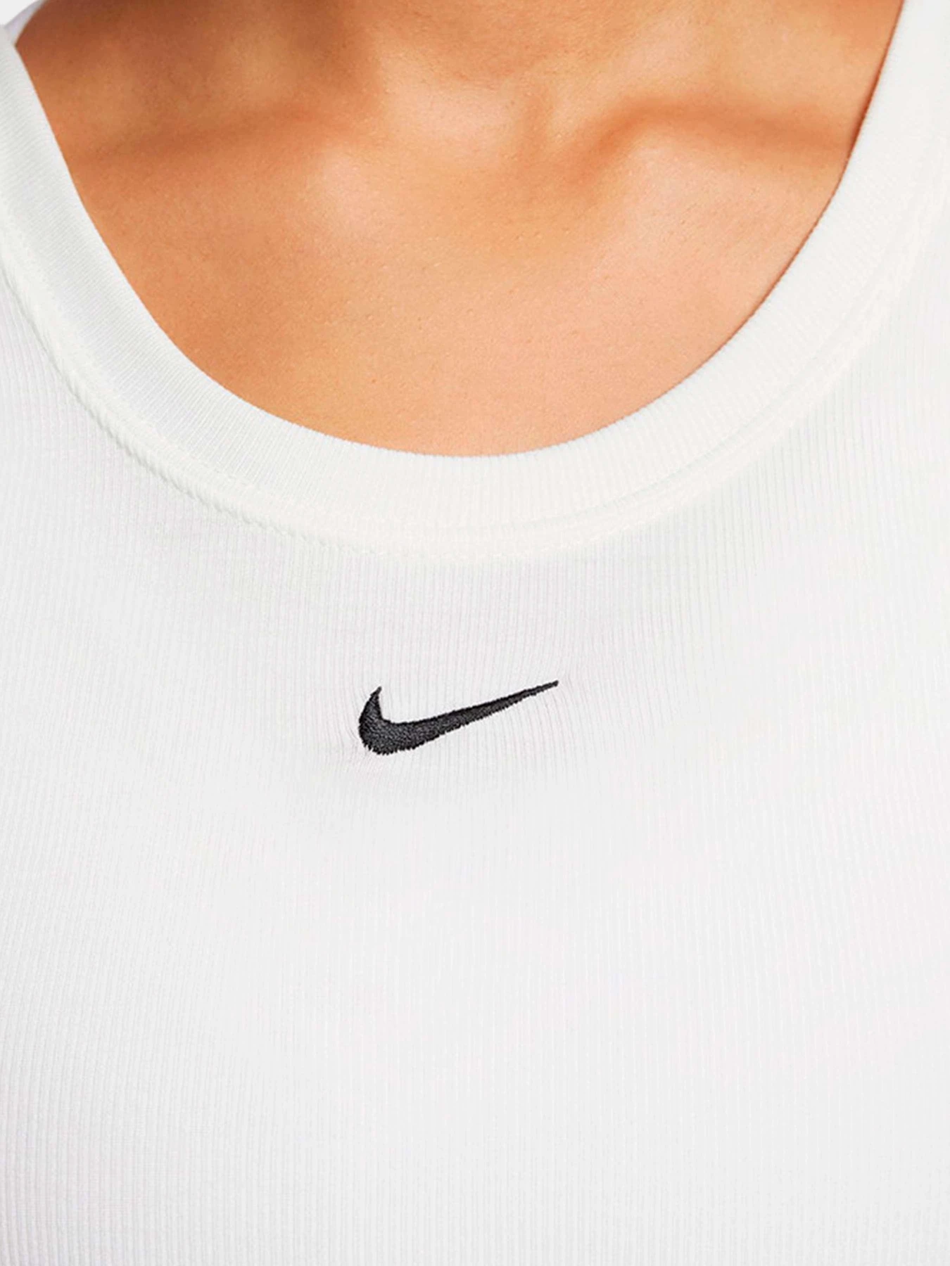 Футболки и поло NIKE модель FN3664-133 Футболки и поло NIKE модель FN3664-133 Фото