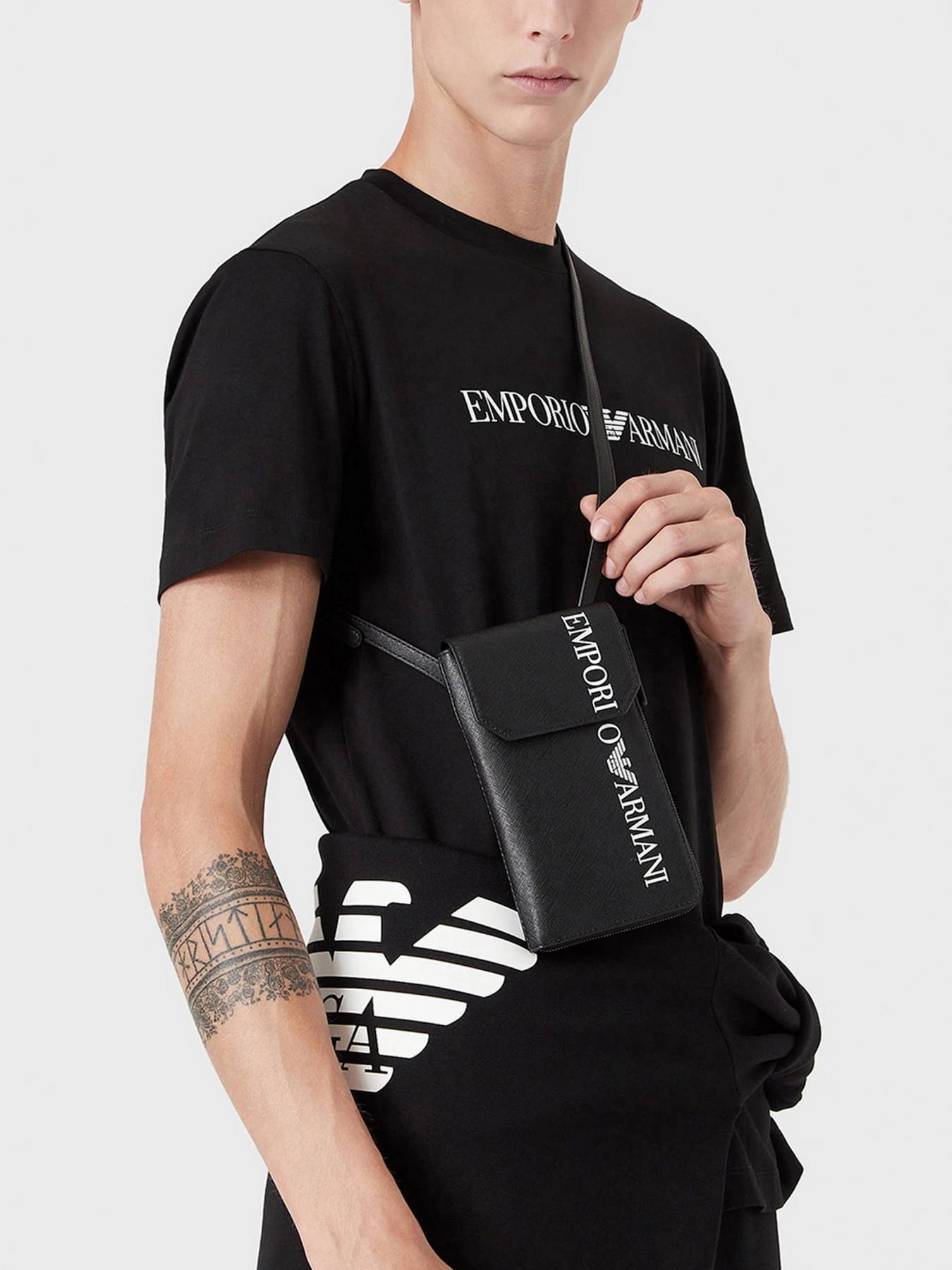 Футболки и поло Emporio Armani модель 8N1TN5-1JPZZ-0021 Футболки и поло Emporio Armani модель 8N1TN5-1JPZZ-0021 Фото